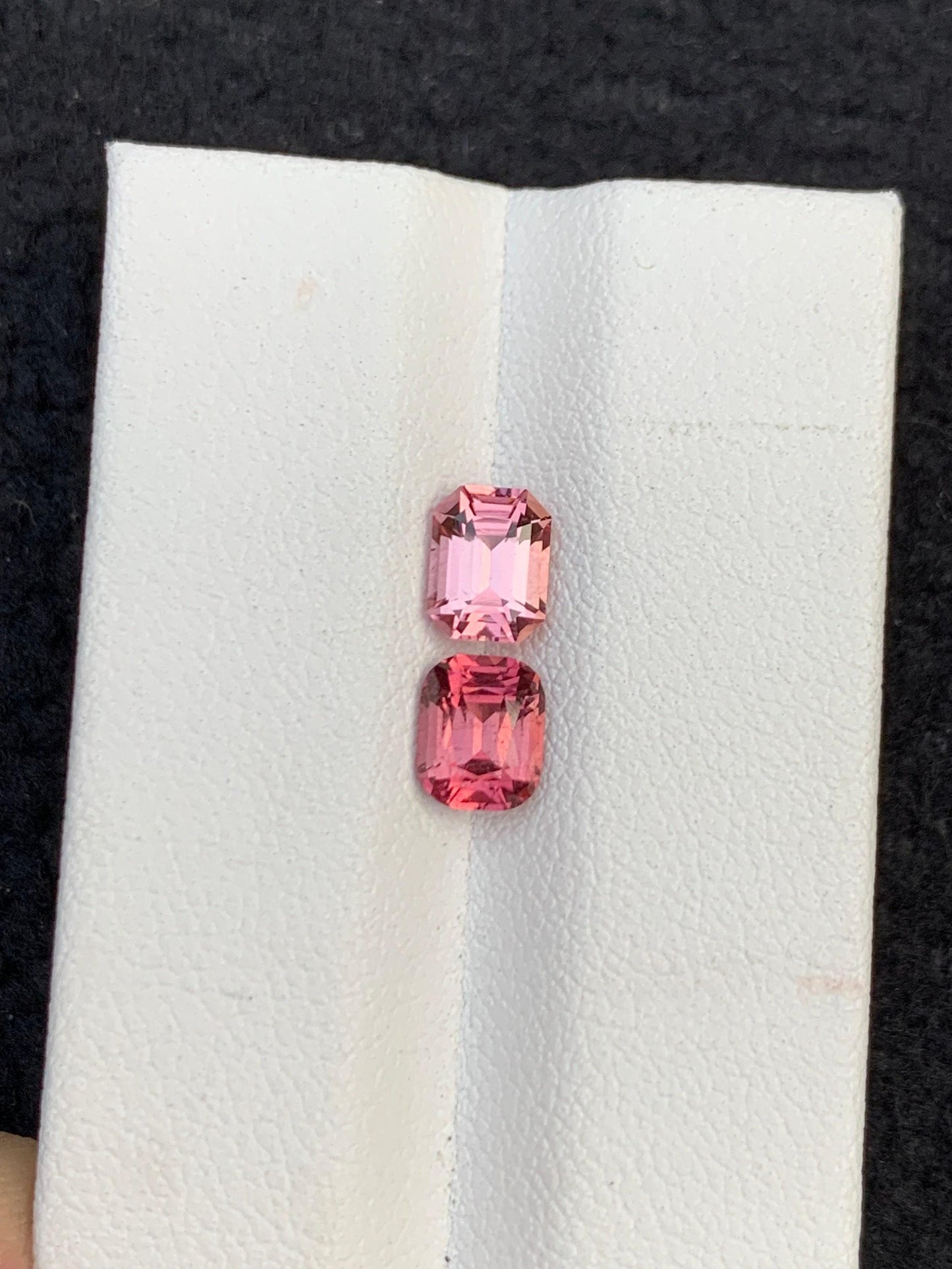 تورمالين وردي مقشور 2.00 قيراط – حجر كريم طبيعي لتصميم خاتم خطوبة