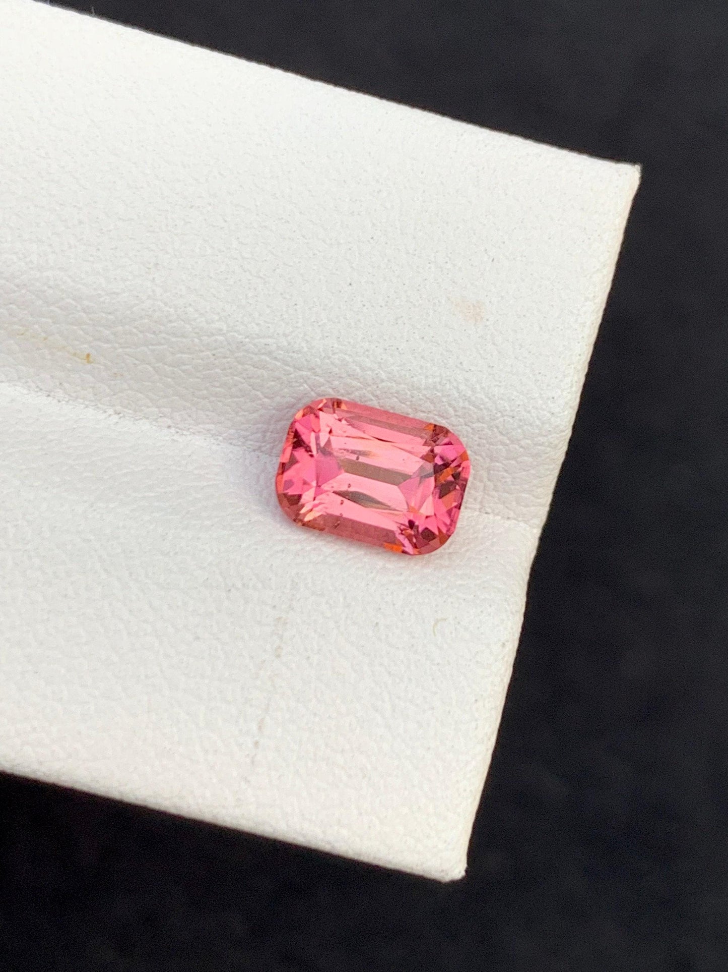 تورمالين وردي مقشور 1.95 قيراط - حجر كريم طبيعي نقي لتثبيت في خاتم