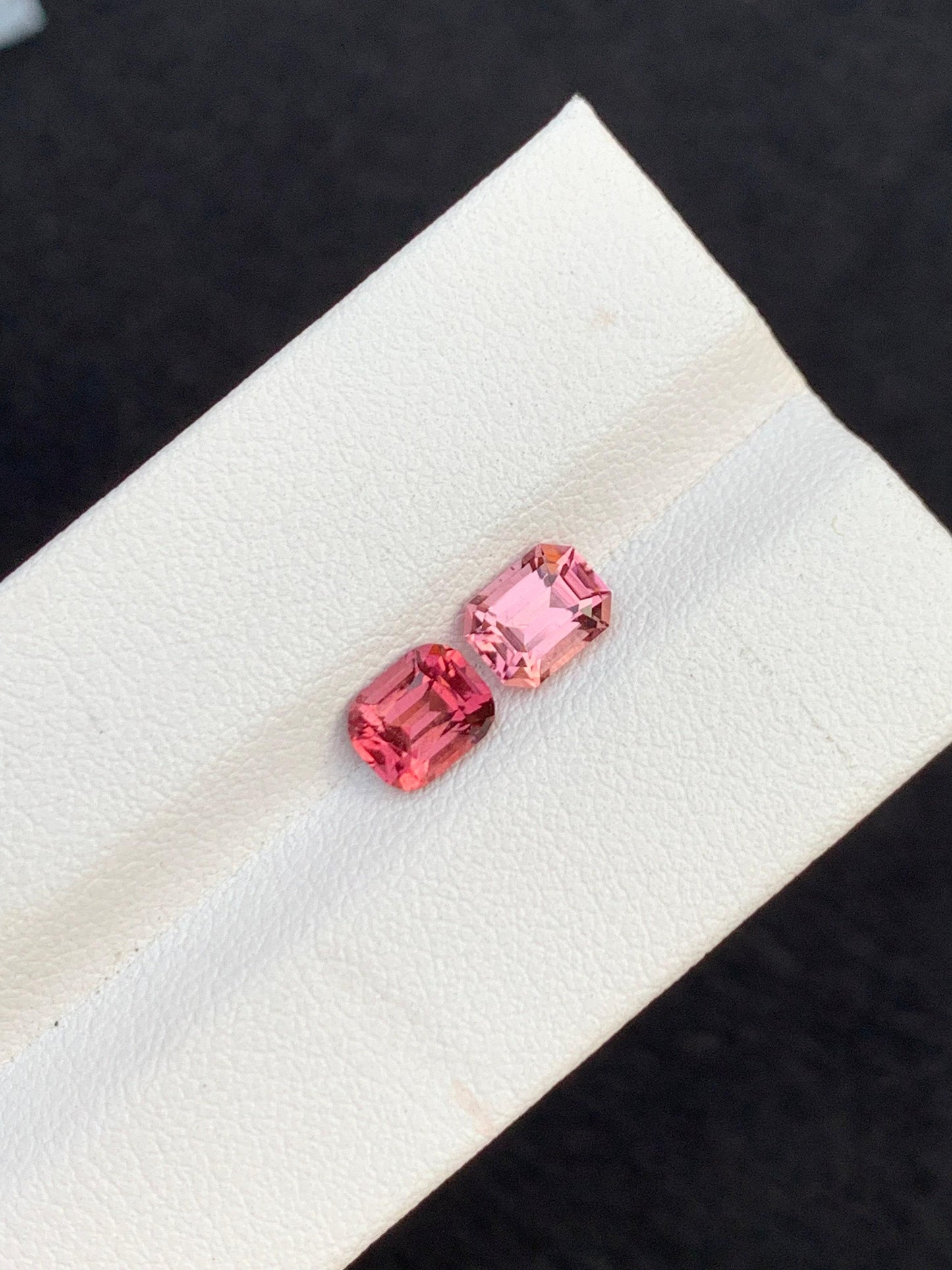 تورمالين وردي مقشور 2.00 قيراط – حجر كريم طبيعي لتصميم خاتم خطوبة