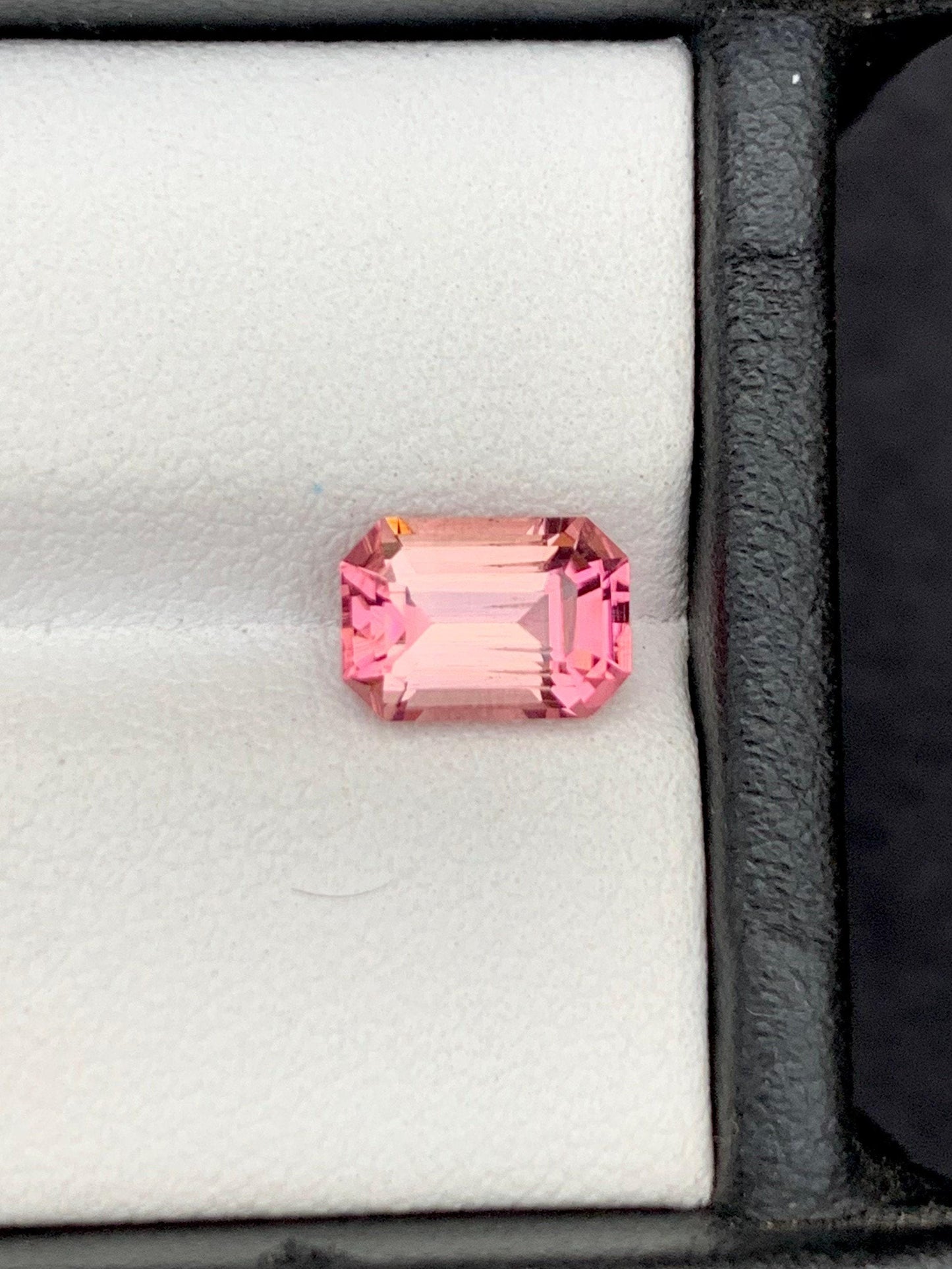 تورمالين وردي مقشور 1.45 قيراط – حجر كريم خفيف لأحجار الزينة الخاصة بحفلات الزفاف