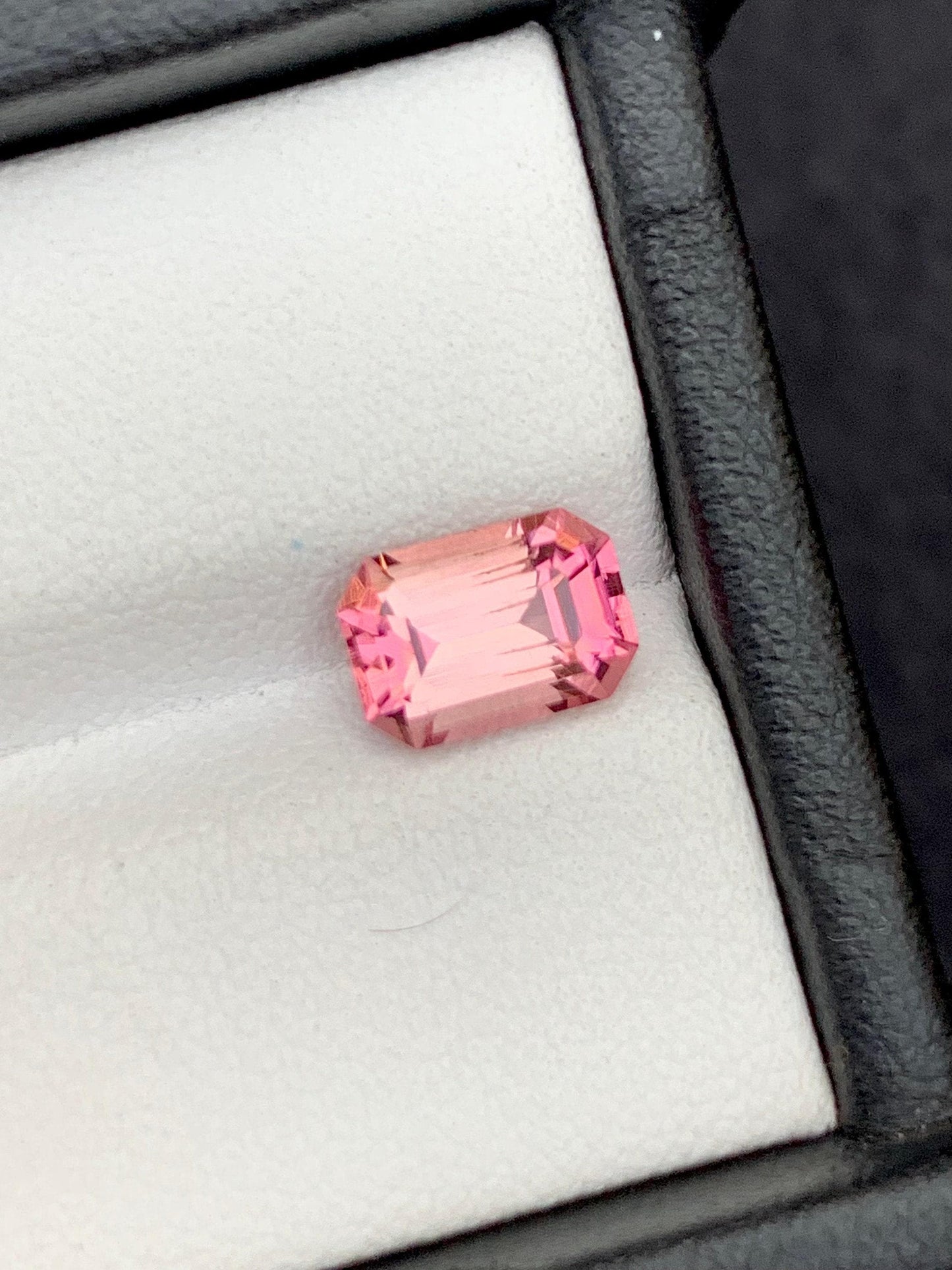 تورمالين وردي مقشور 1.45 قيراط – حجر كريم خفيف لأحجار الزينة الخاصة بحفلات الزفاف