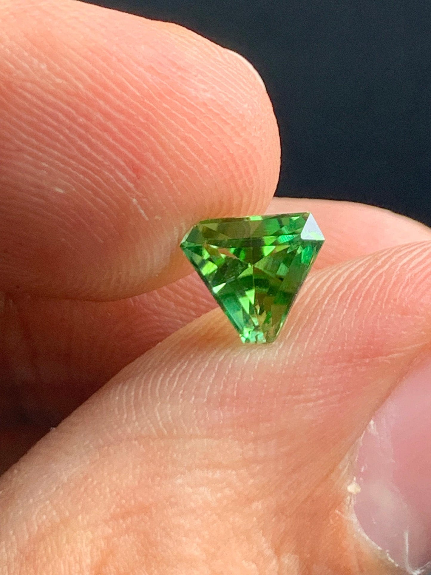 Chrome Green Tourmaline Faceted 0.80 ct – Fancy Cut Afghan Gem