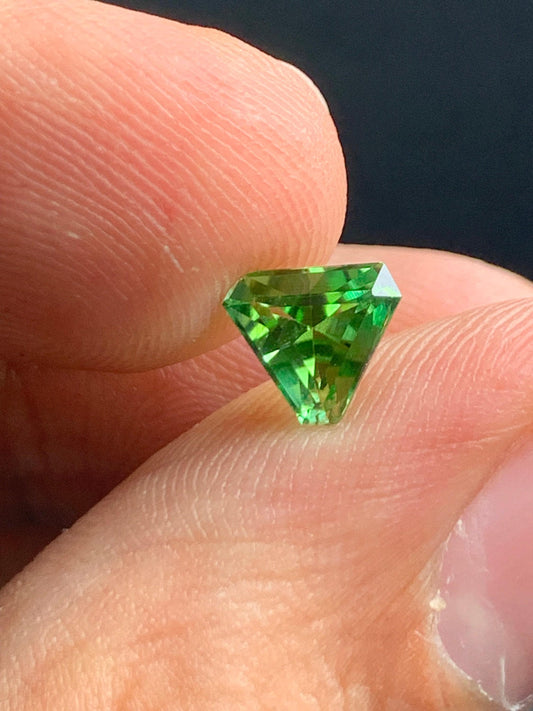 Chrome Green Tourmaline Faceted 0.80 ct – Fancy Cut Afghan Gem