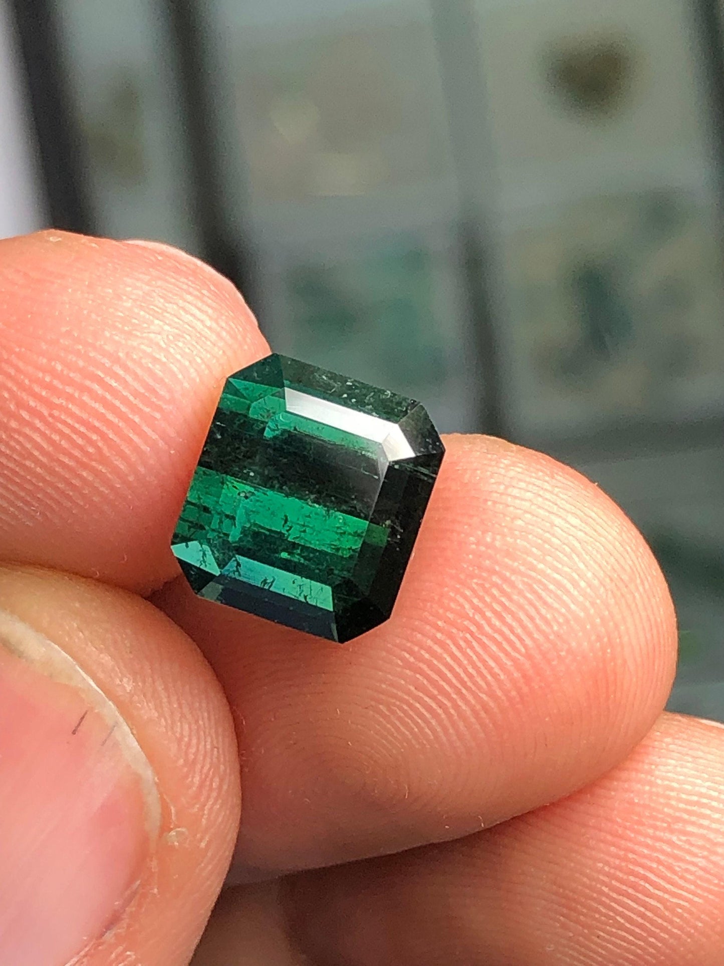 Dark Green Tourmaline Faceted 5 ct - Rich Color Gem for Fine Jewelry