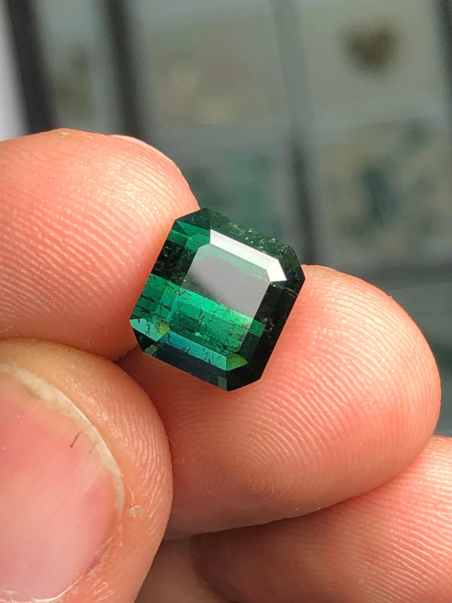 Dark Green Tourmaline Faceted 5 ct - Rich Color Gem for Fine Jewelry
