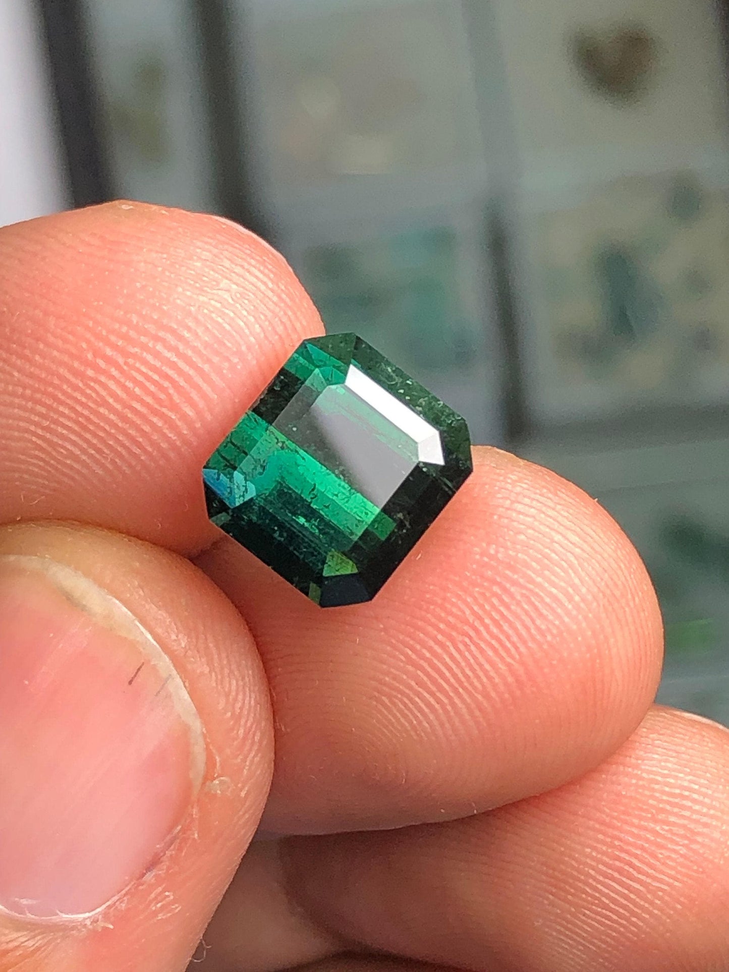 Dark Green Tourmaline Faceted 5 ct - Rich Color Gem for Fine Jewelry