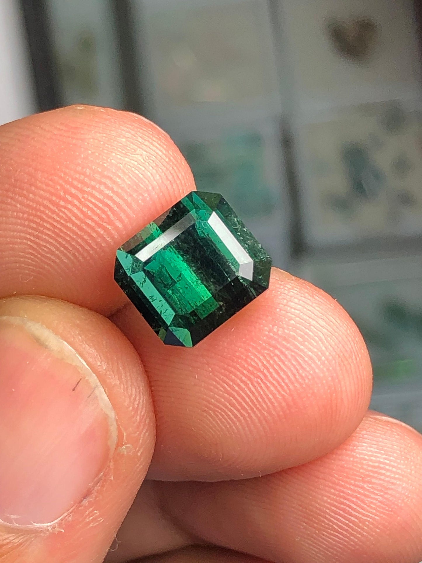 Dark Green Tourmaline Faceted 5 ct - Rich Color Gem for Fine Jewelry