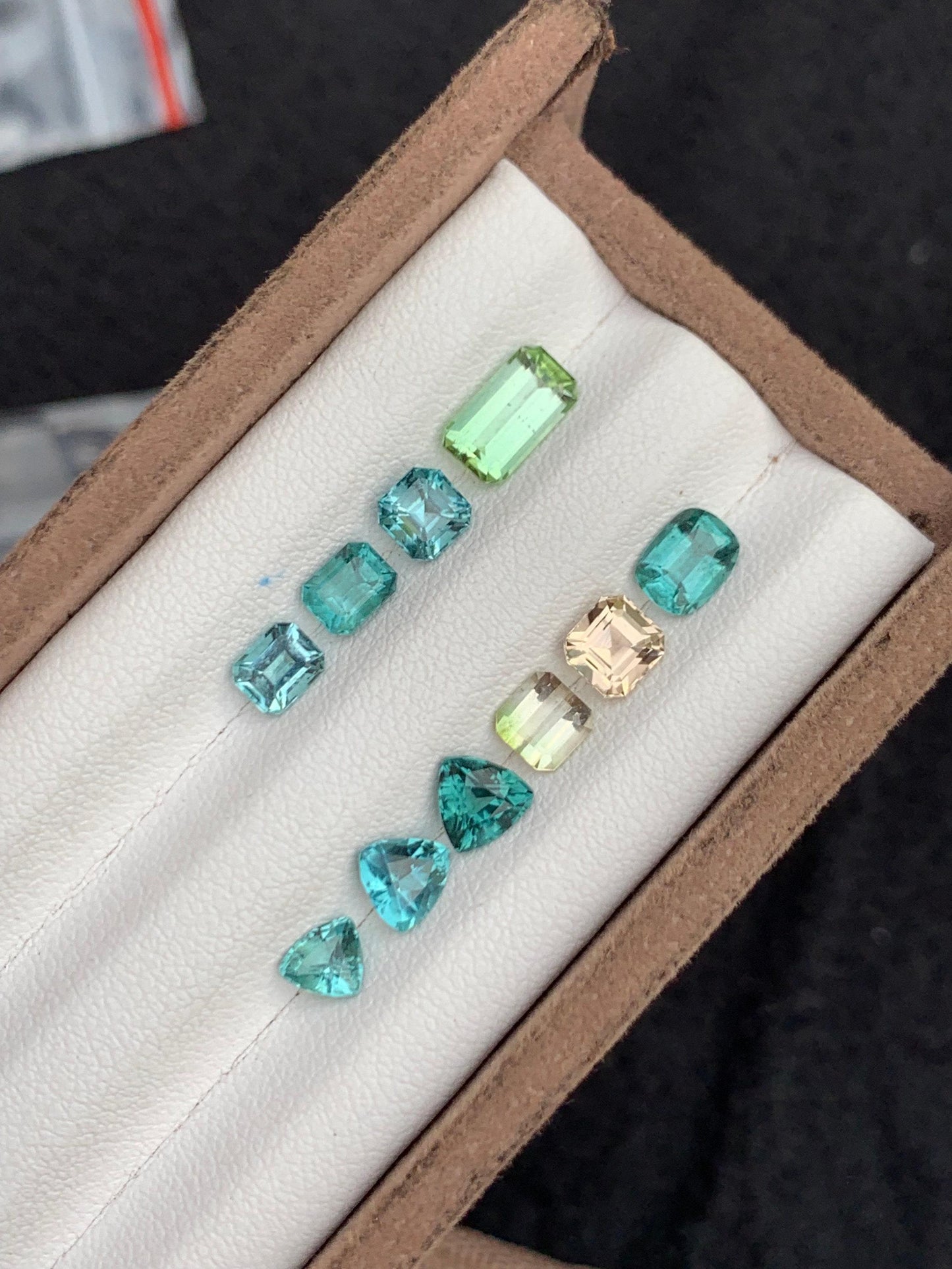 مجموعة من التورمالين الأزرق المصقول، وزنها 6 قيراط - أحجار فضفاضة لتصميم المجوهرات