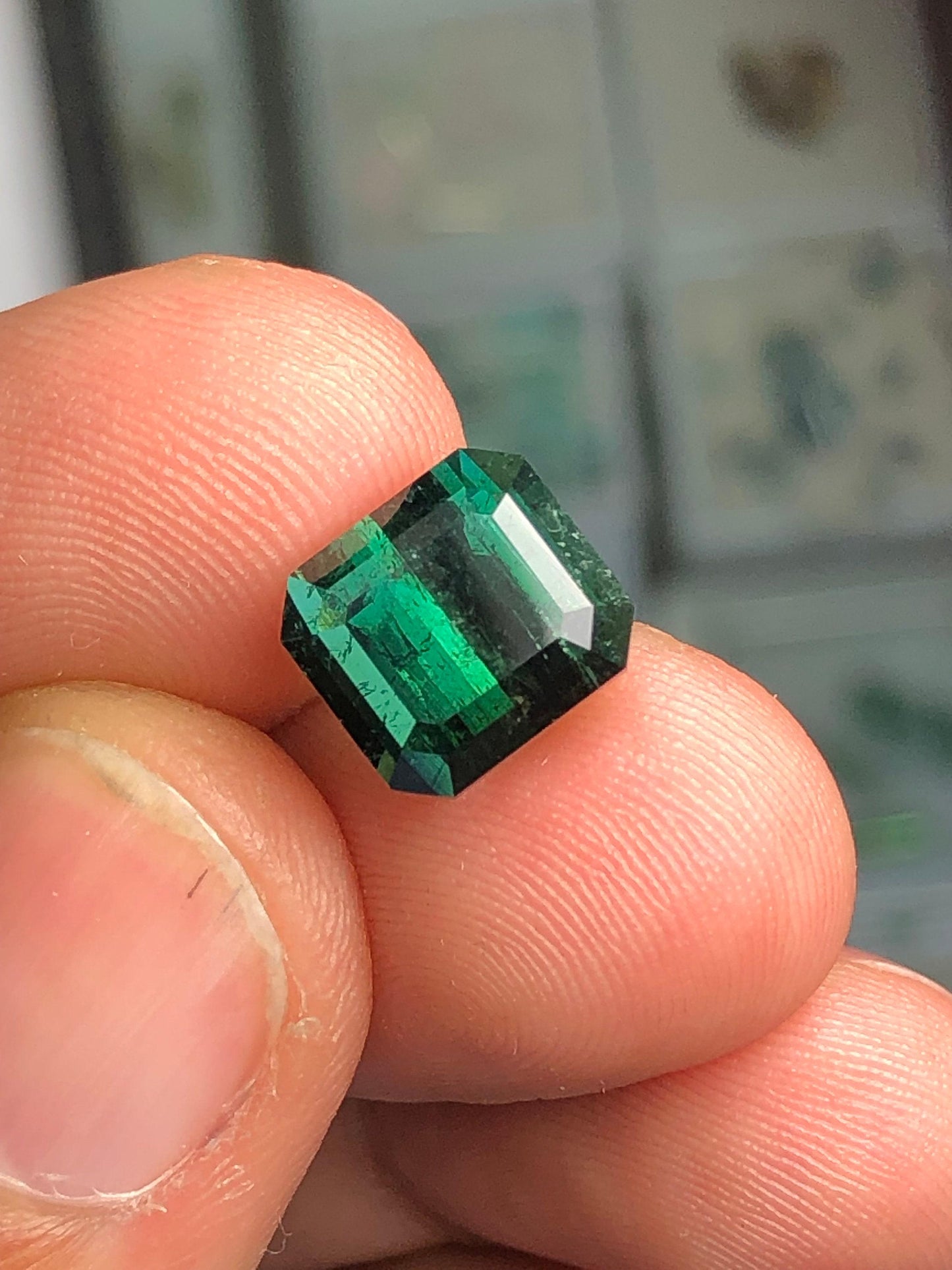 Dark Green Tourmaline Faceted 5 ct - Rich Color Gem for Fine Jewelry