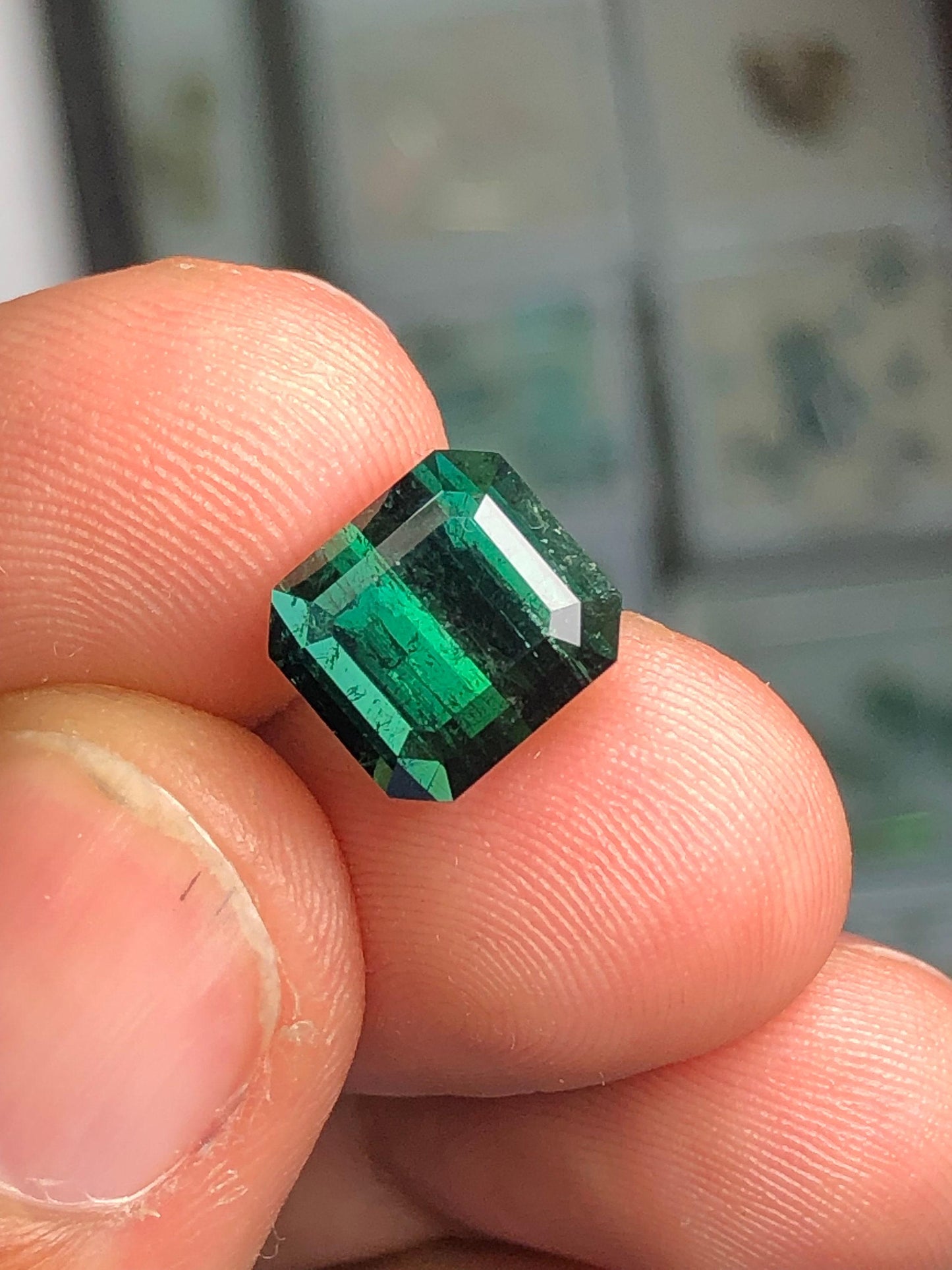 Dark Green Tourmaline Faceted 5 ct - Rich Color Gem for Fine Jewelry