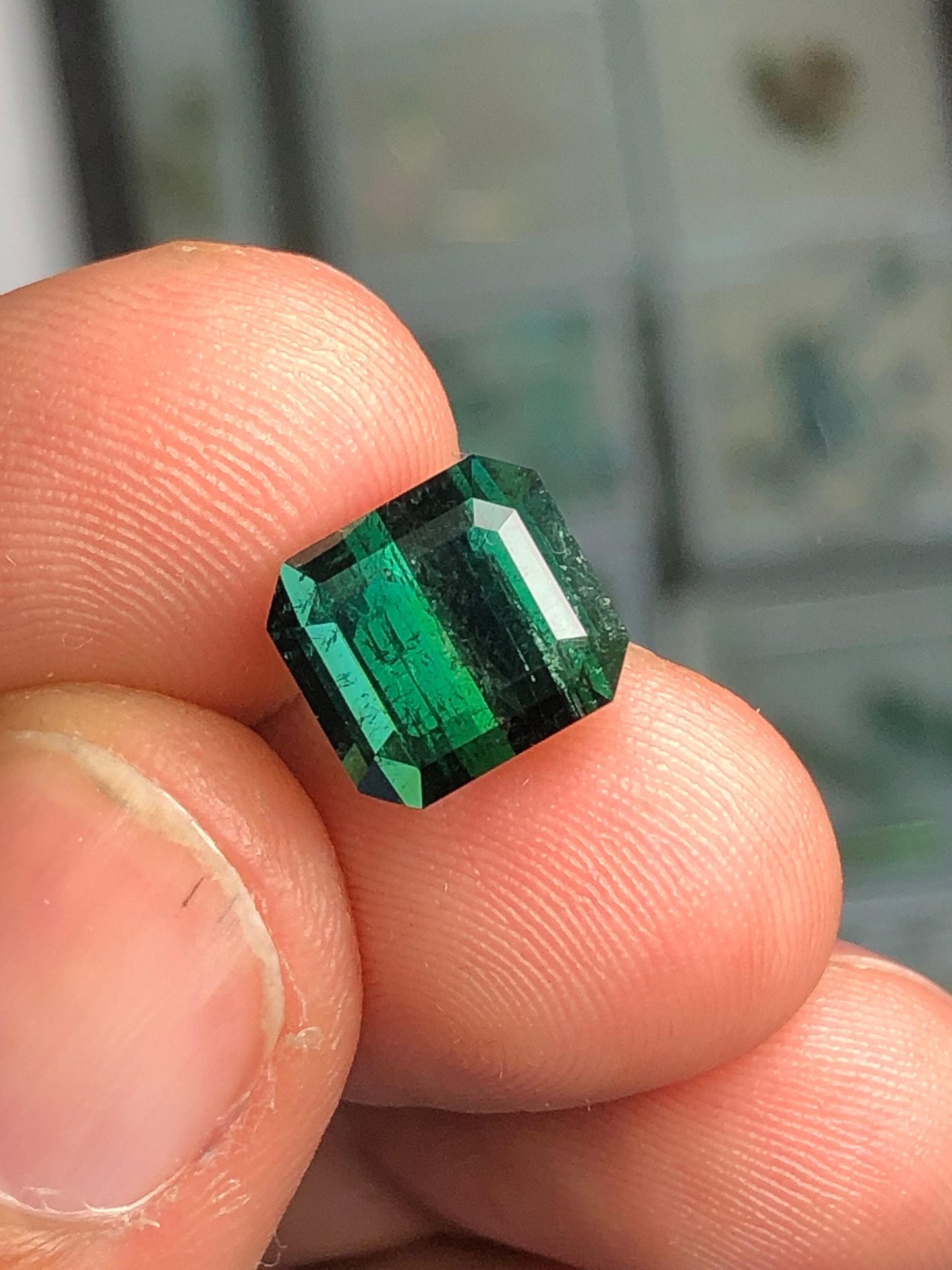 Dark Green Tourmaline Faceted 5 ct - Rich Color Gem for Fine Jewelry