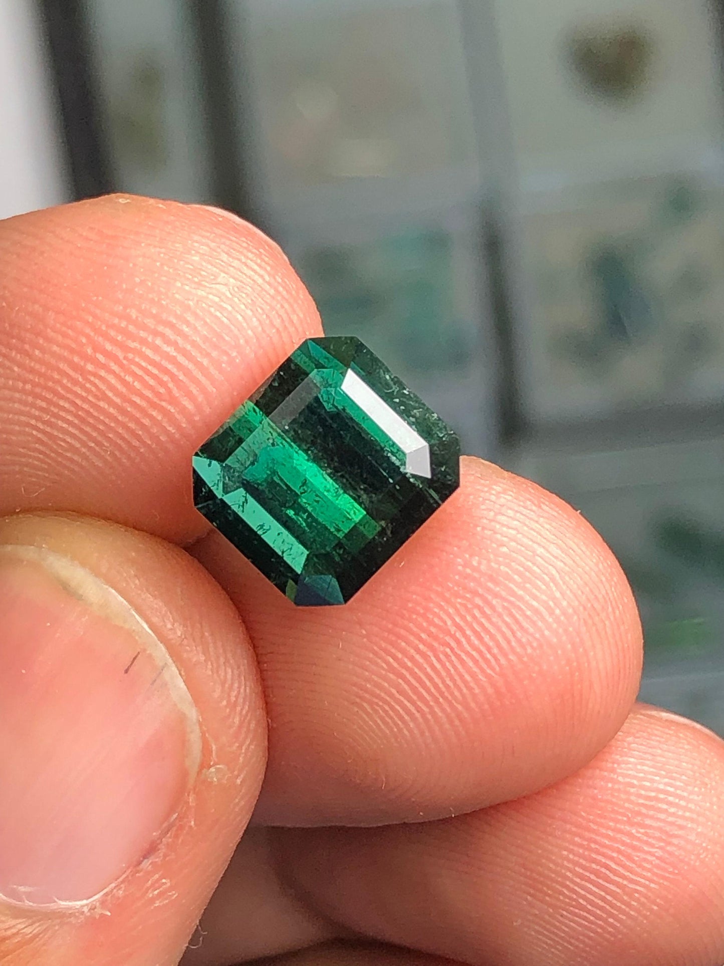 Dark Green Tourmaline Faceted 5 ct - Rich Color Gem for Fine Jewelry