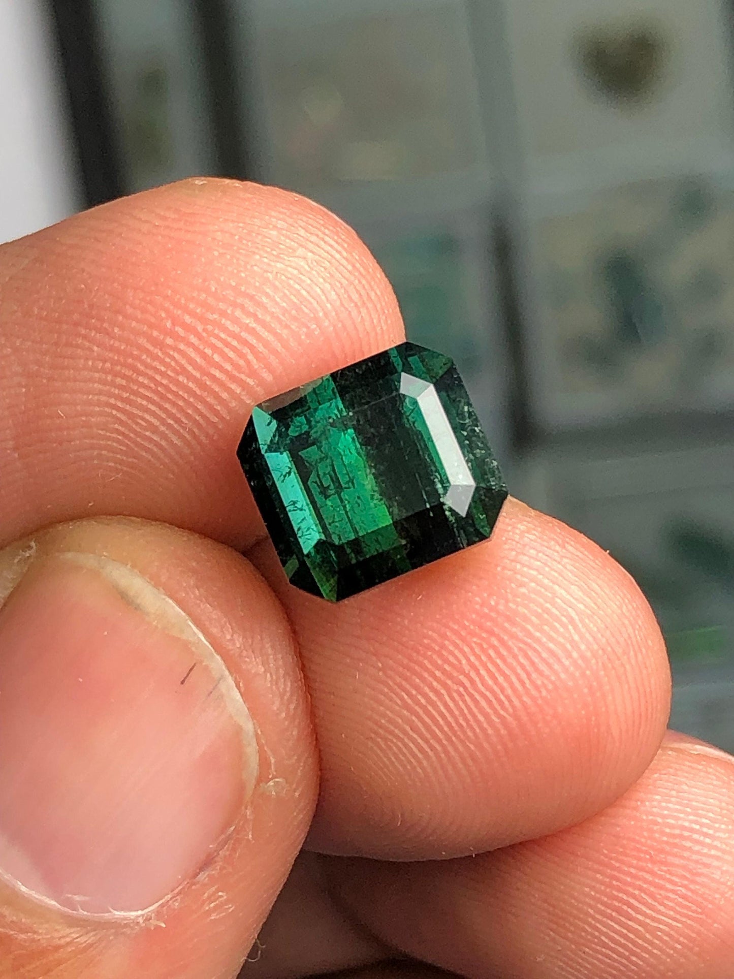 Dark Green Tourmaline Faceted 5 ct - Rich Color Gem for Fine Jewelry