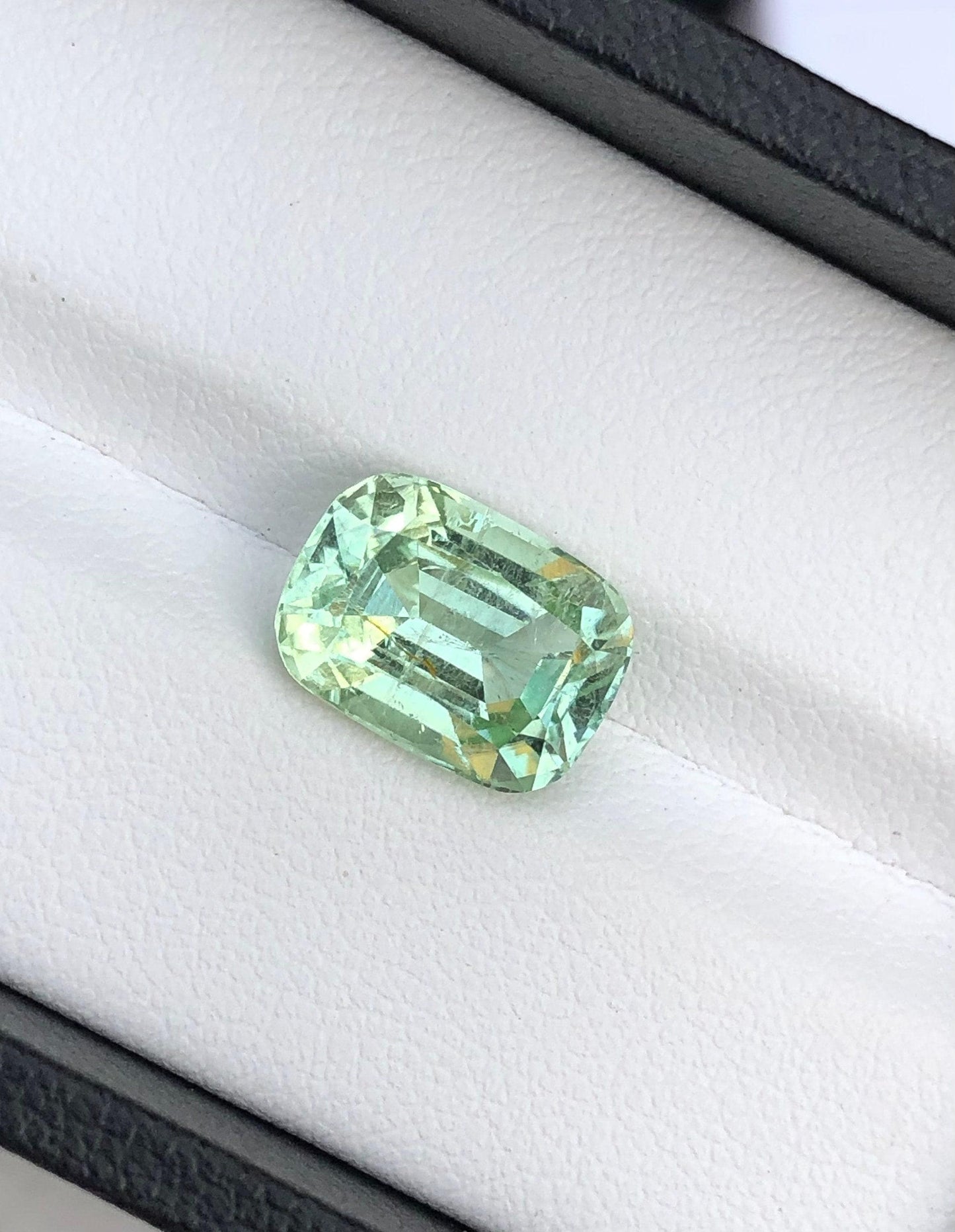 Sea Foam Tourmaline Faceted 4.70 ct - Light Green Gem for Ring Setting