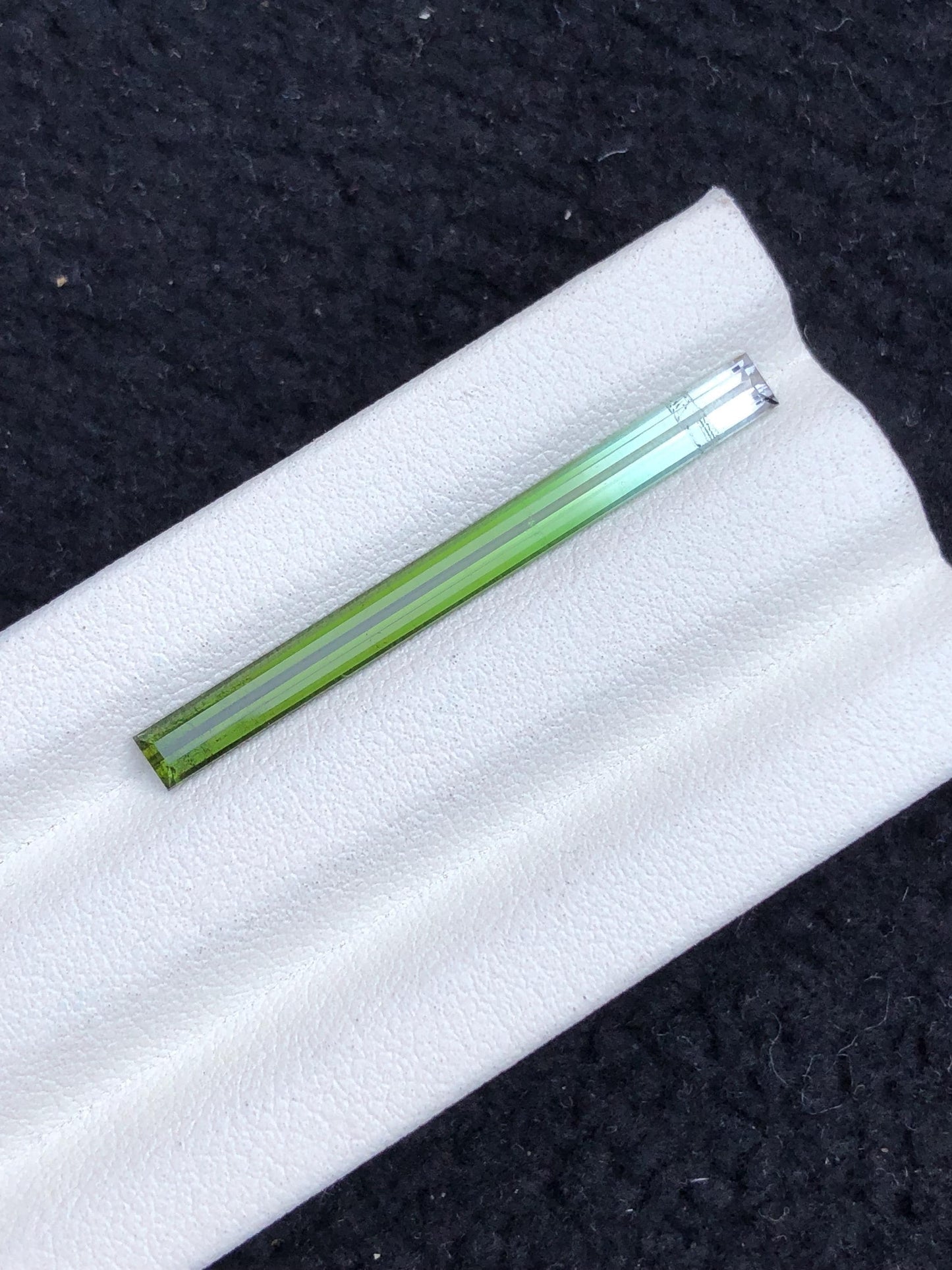 Bi Colour Tourmaline Faceted 3.50 ct - Elegant Dual Tone Gemstone