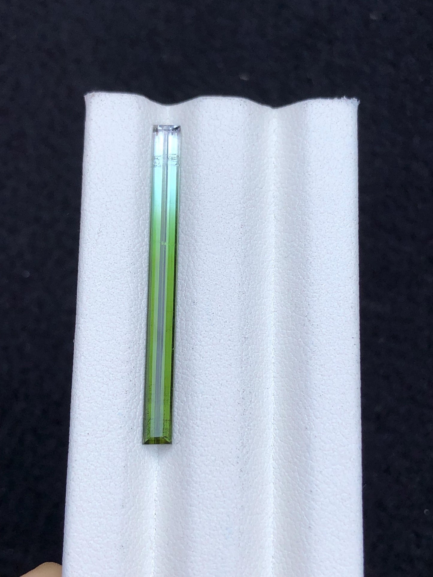 Bi Colour Tourmaline Faceted 3.50 ct - Elegant Dual Tone Gemstone