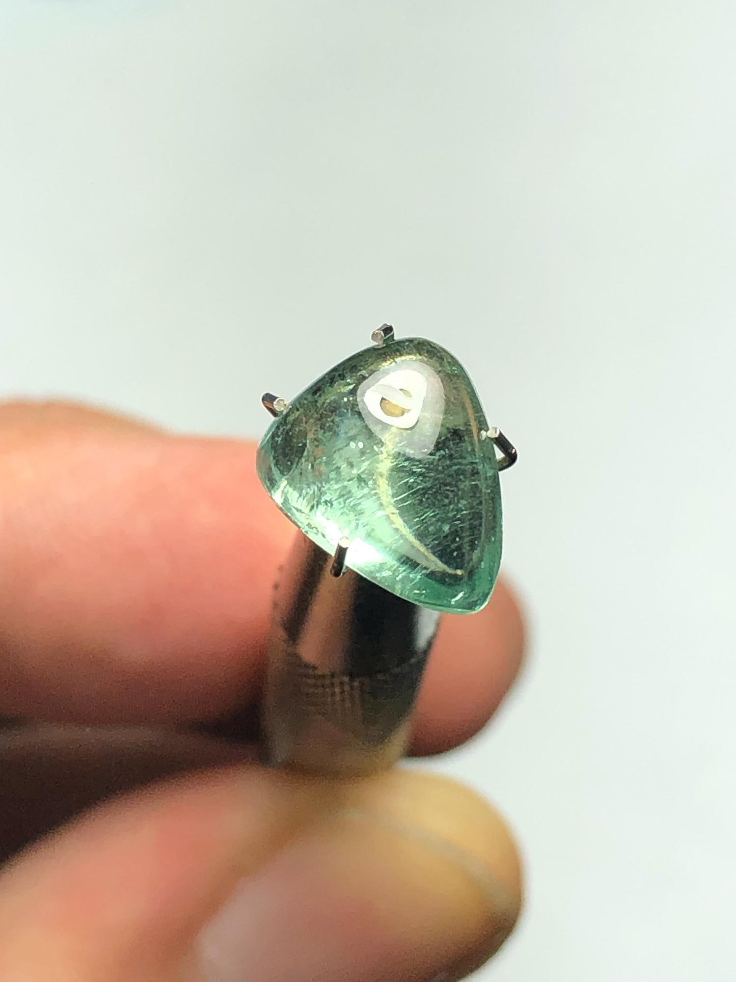 Lagoon Tourmaline Cabochon 3 ct - Soft Green Gem for Jewelry