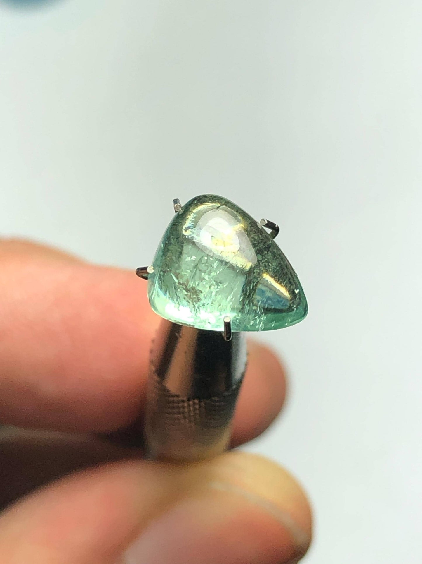 Lagoon Tourmaline Cabochon 3 ct - Soft Green Gem for Jewelry