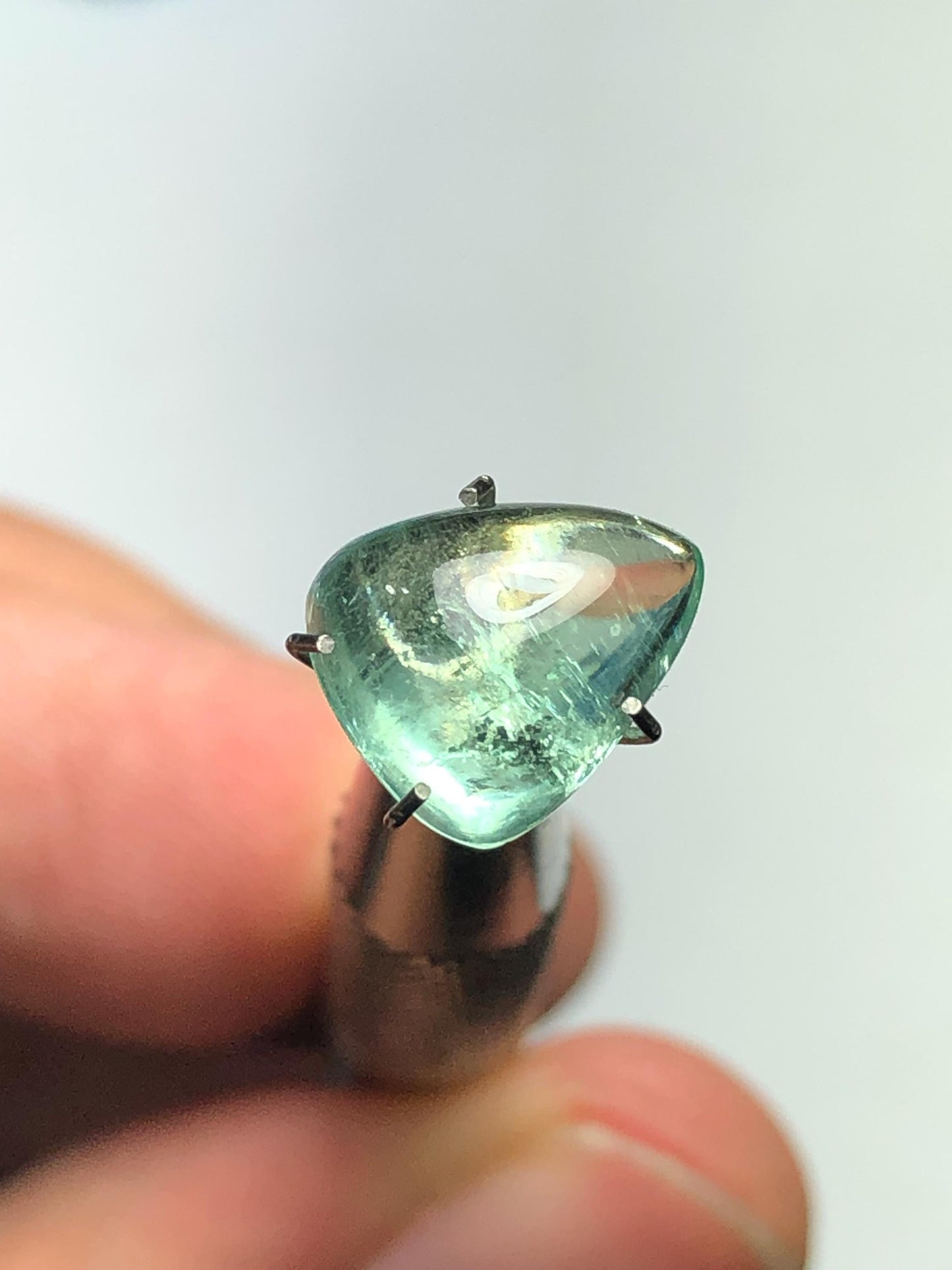 Lagoon Tourmaline Cabochon 3 ct - Soft Green Gem for Jewelry