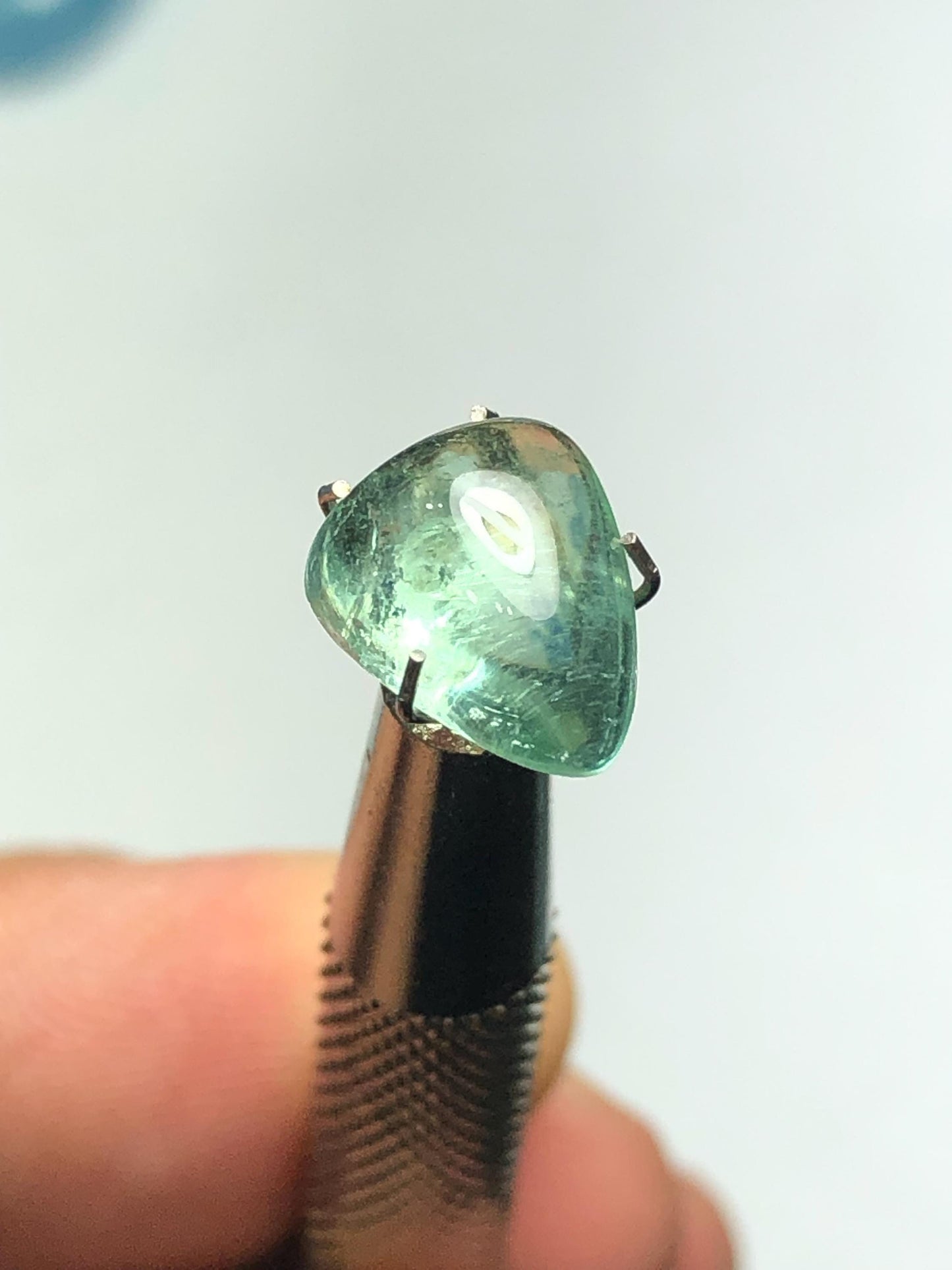 Lagoon Tourmaline Cabochon 3 ct - Soft Green Gem for Jewelry