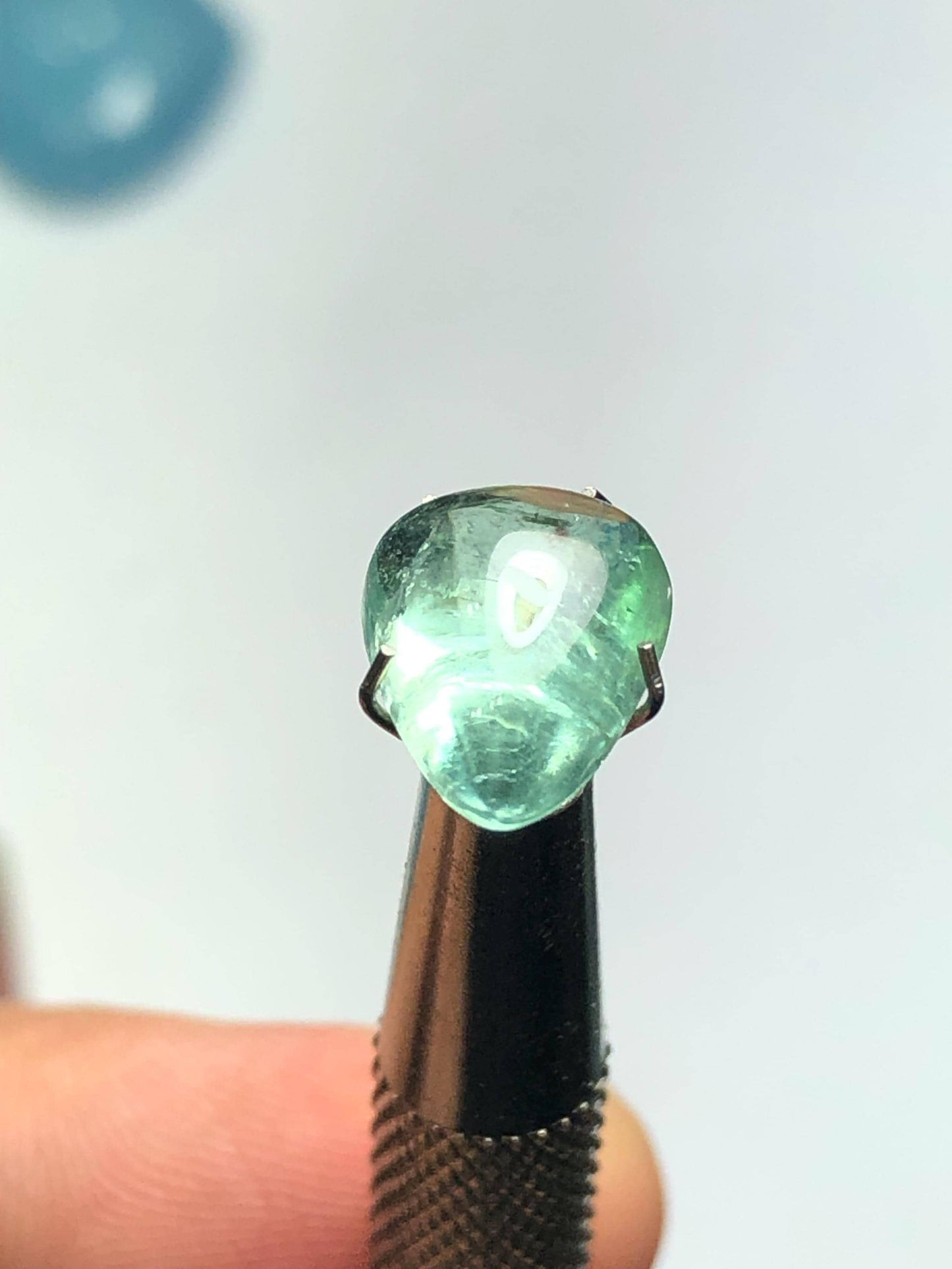 Lagoon Tourmaline Cabochon 3 ct - Soft Green Gem for Jewelry