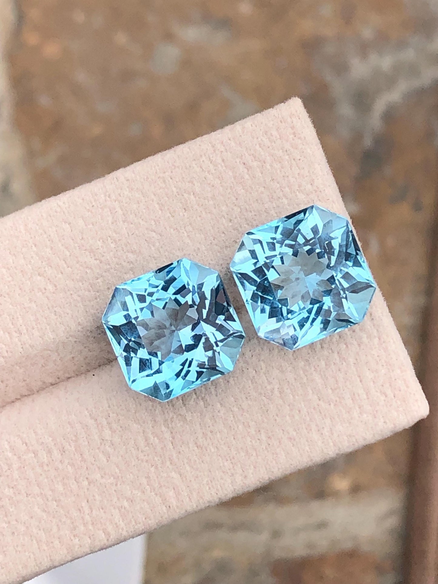Swiss Topaz Faceted Pair 19.20 ct - Elegant Matching Stones