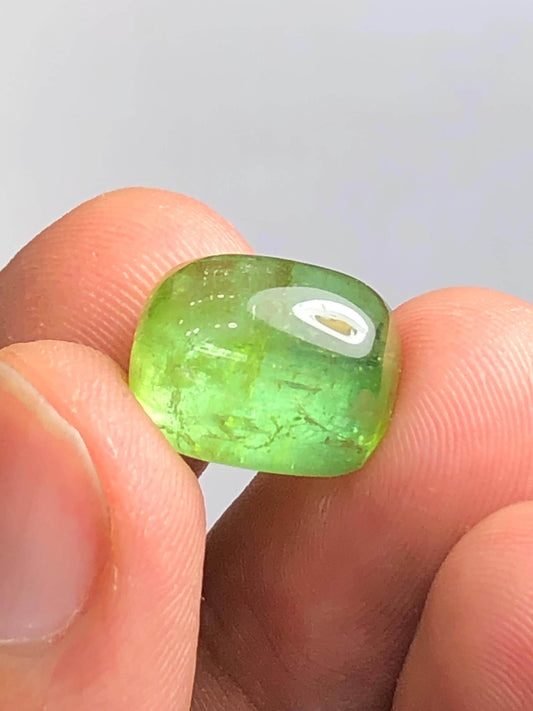 Green Tourmaline Cabochon 14 ct - Classic Gem for Meaningful Creations