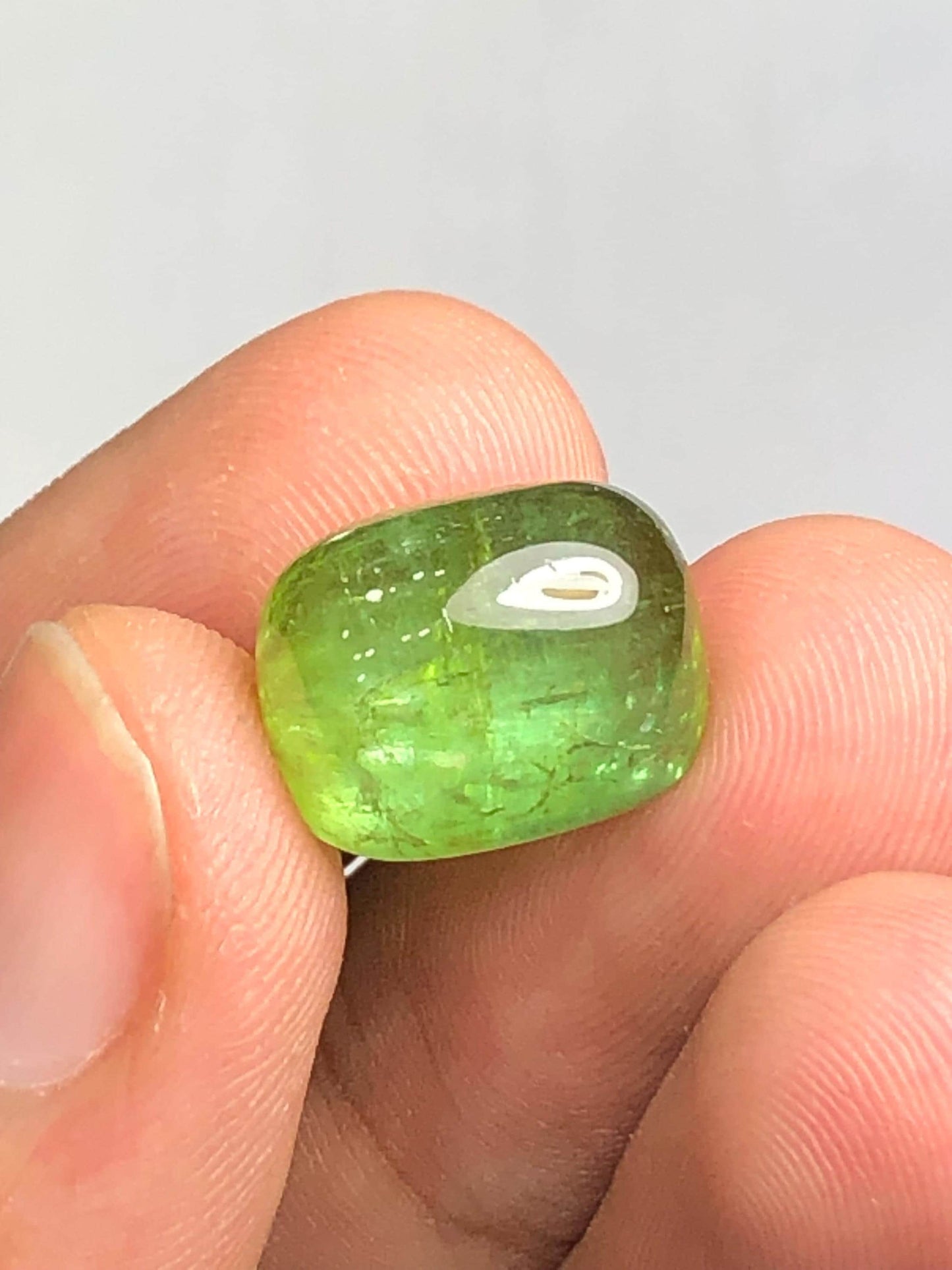 Green Tourmaline Cabochon 14 ct - Classic Gem for Meaningful Creations