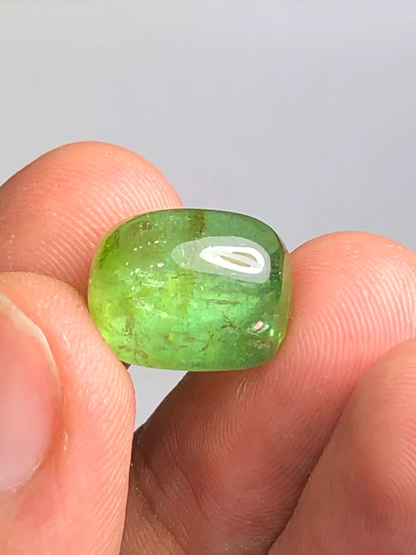 Green Tourmaline Cabochon 14 ct - Classic Gem for Meaningful Creations
