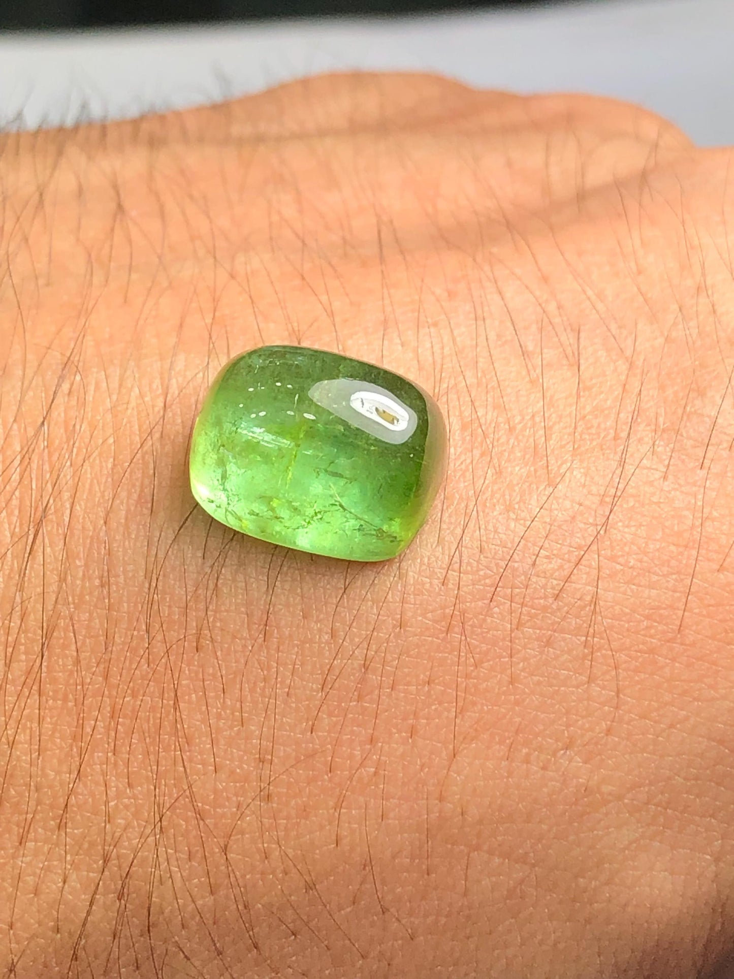 Green Tourmaline Cabochon 14 ct - Classic Gem for Meaningful Creations