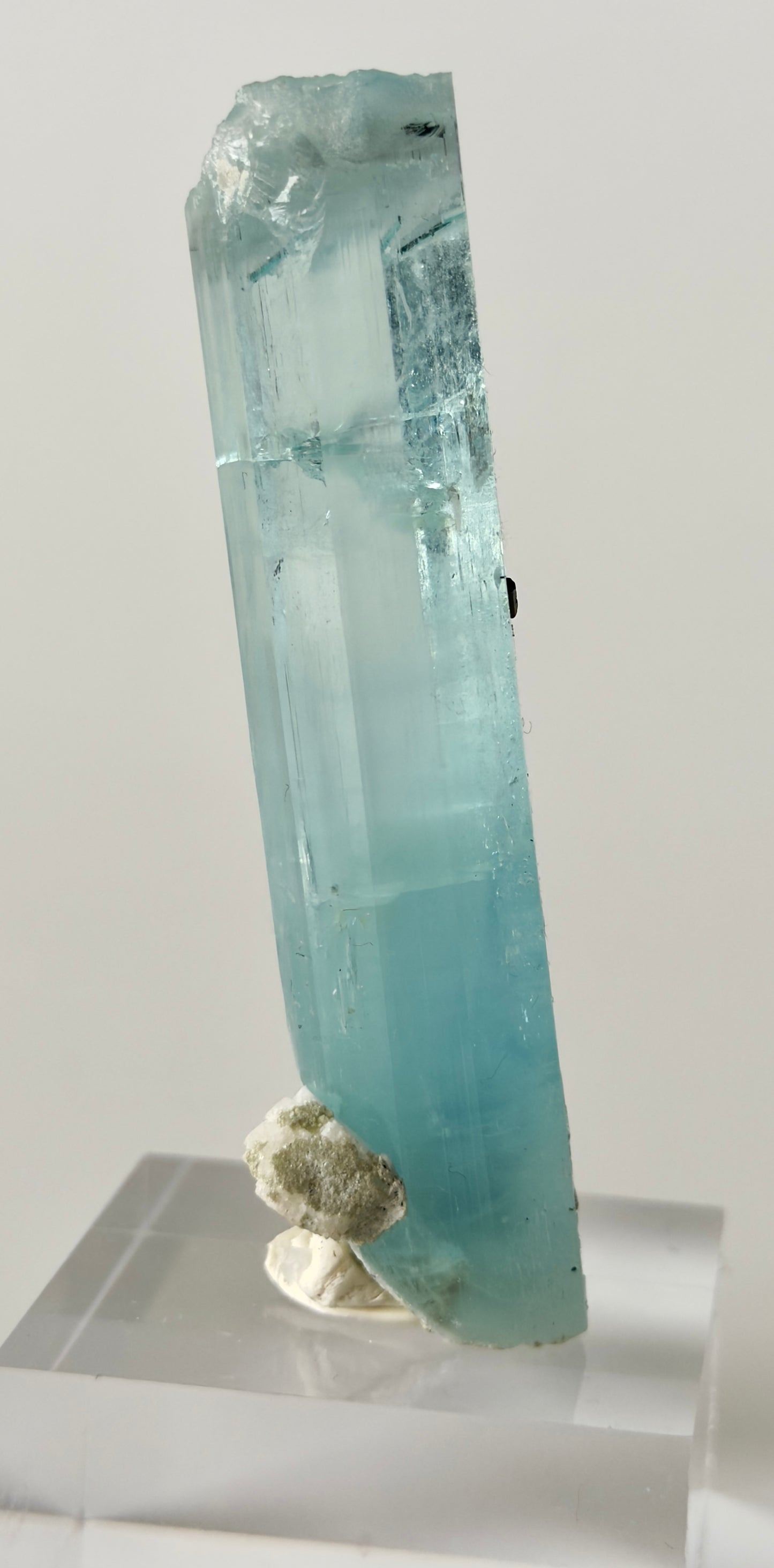 Blue Aquamarine Crystal Specimen 38.11g – Shigar Pakistan Natural Beryl