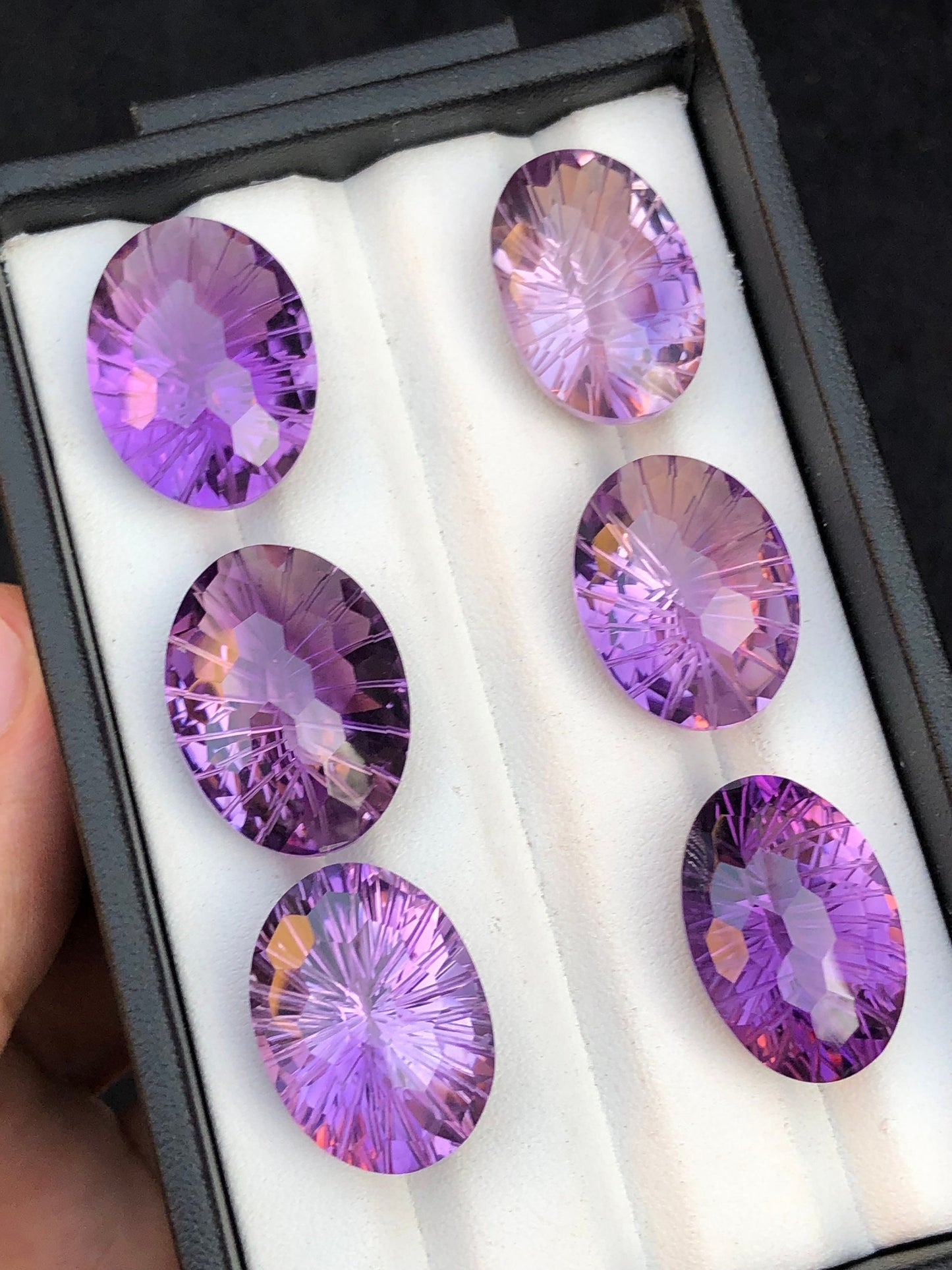 137 carats stunning natural faceted Amethyst lot available laser cut size:22mm to 24mm