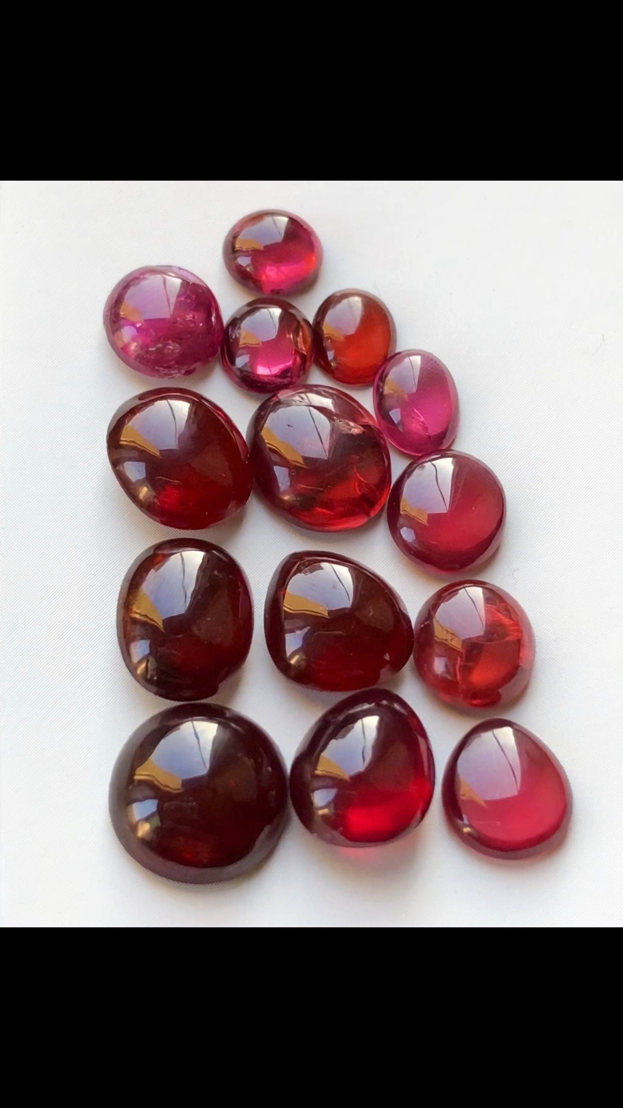 44 carats natural rhodolite garnet cabochons