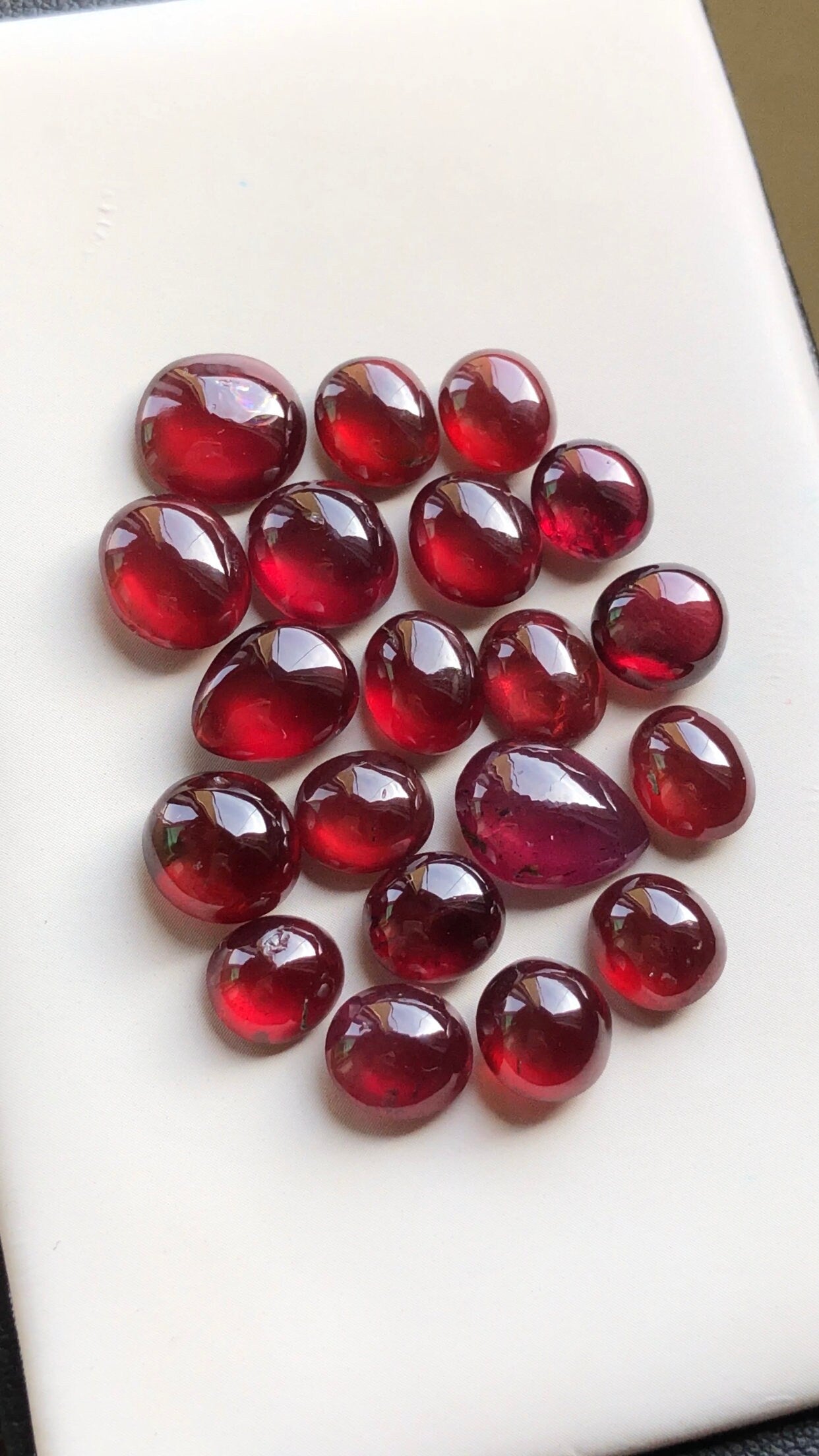 67 carats rhodolite garnet cabochons flat back