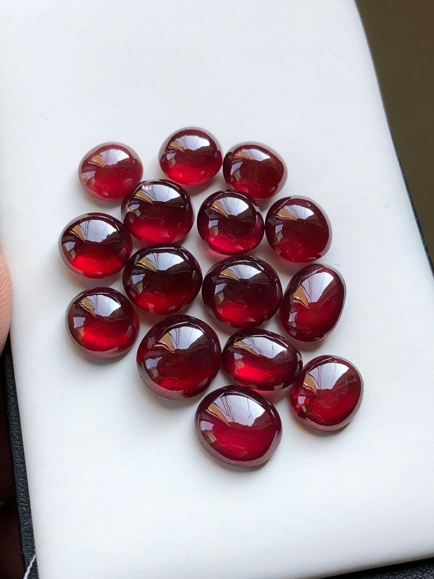 87 carats very beautiful natural garnet cabochons available for sale