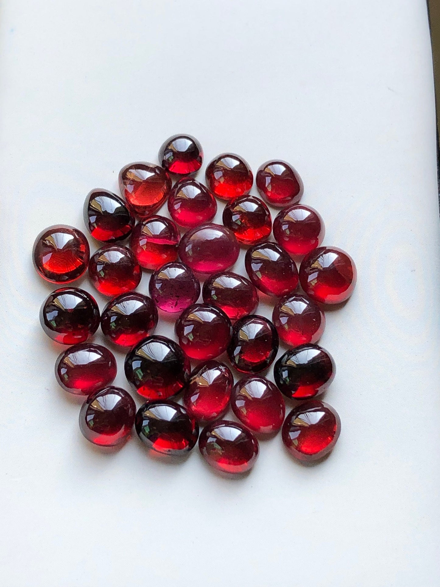 61 carats very beautiful natural garnet cabochons available for sale