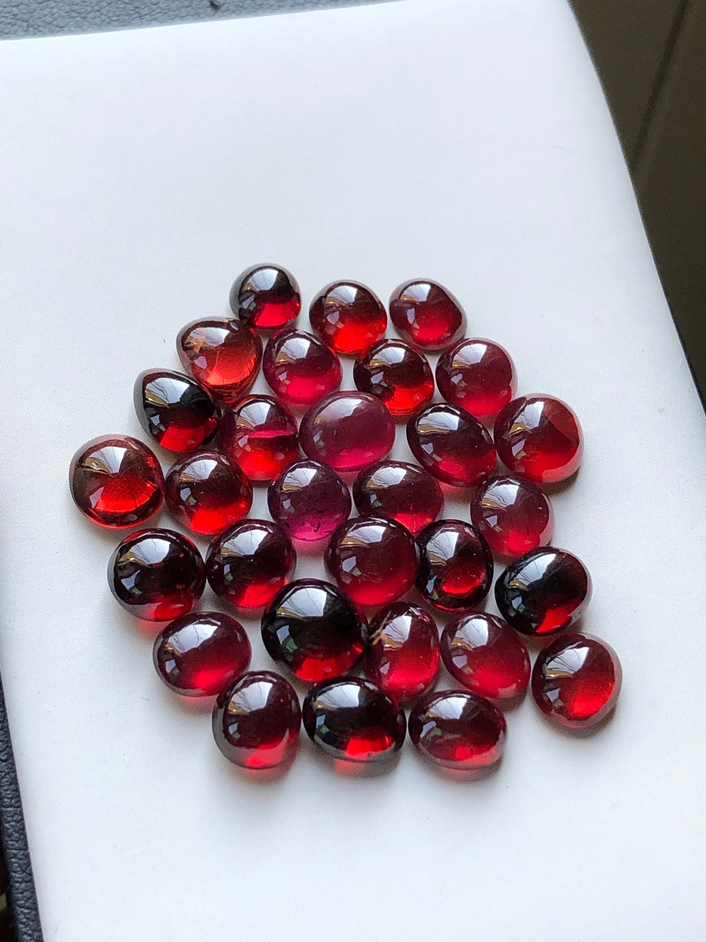 61 carats very beautiful natural garnet cabochons available for sale