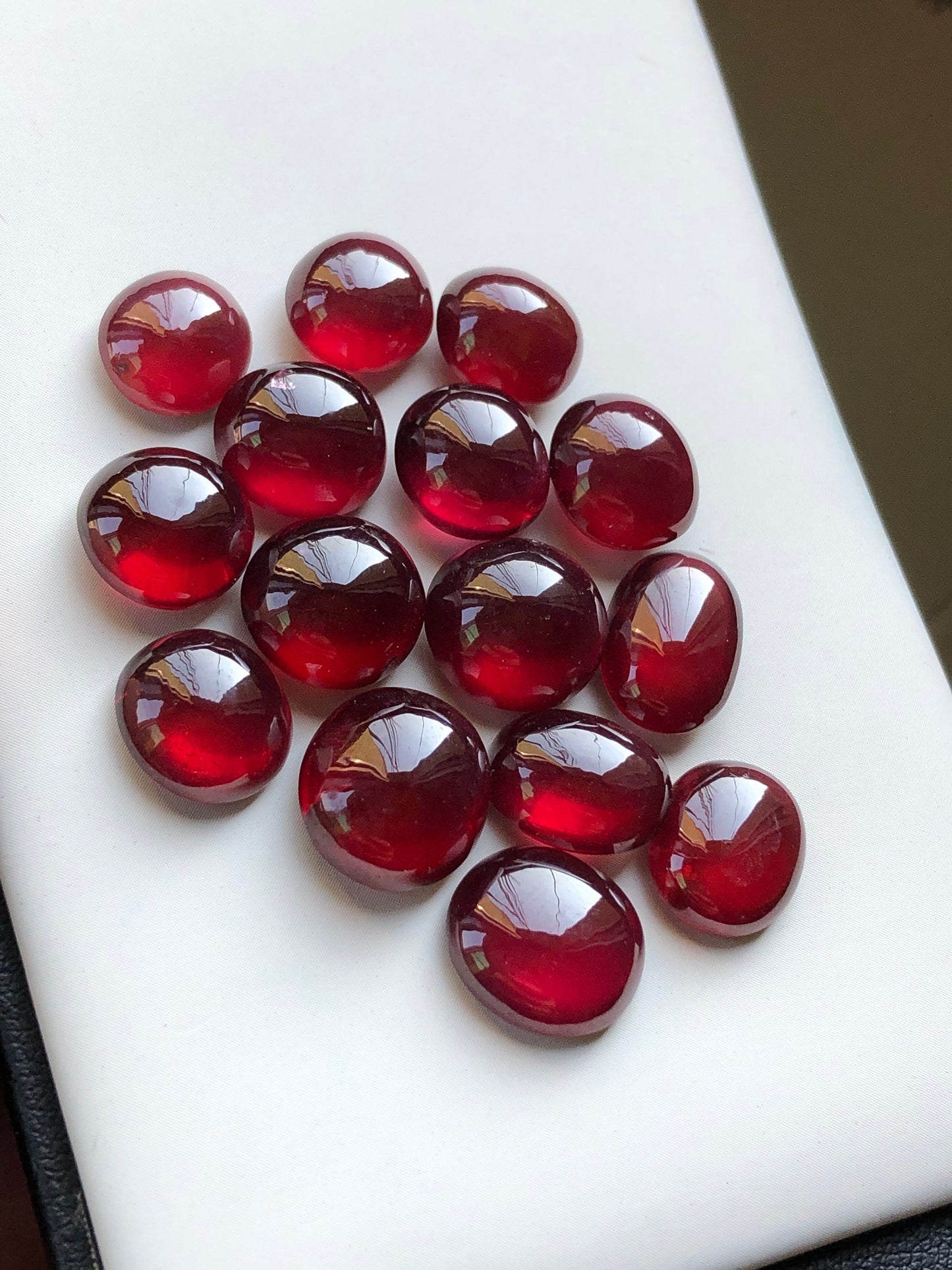 87 carats very beautiful natural garnet cabochons available for sale