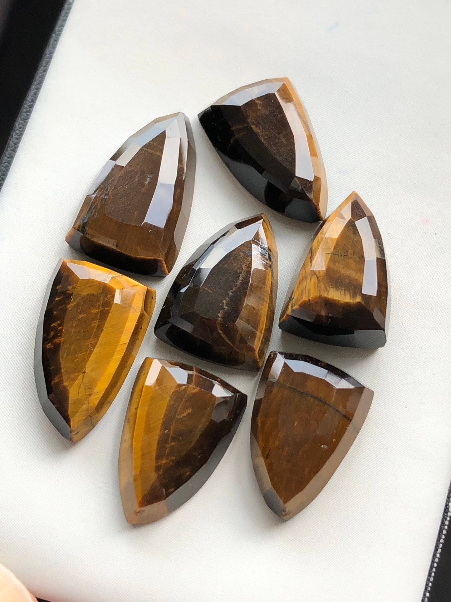 88 carats very beautiful natural tiger eye rosecuts available