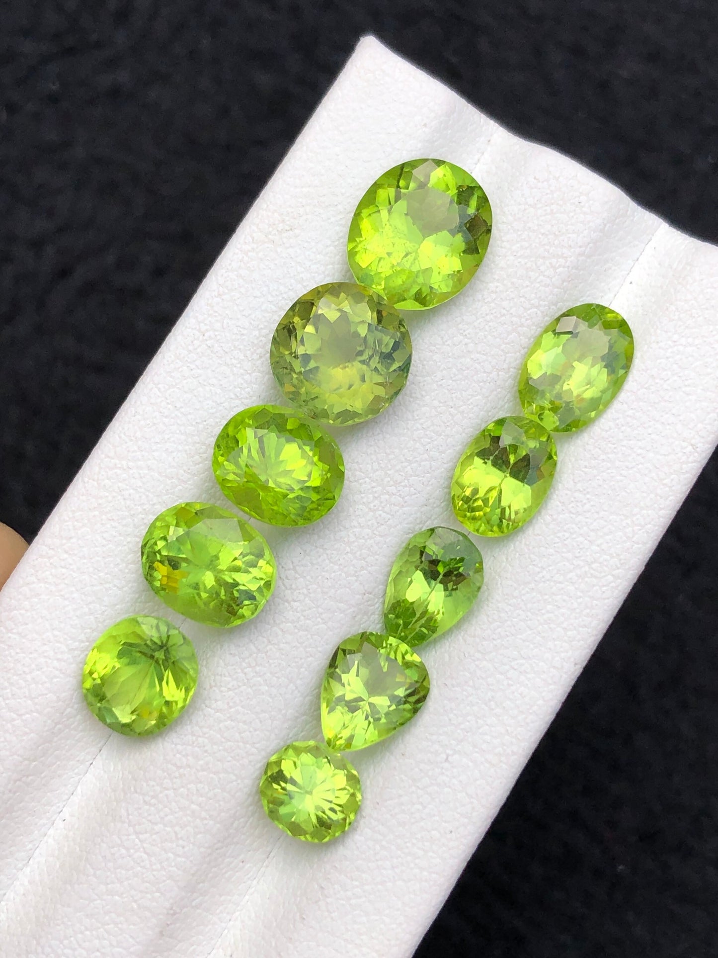 peridots 18.90 carats natural faceted top quality perfect for jewellery,necklace, earrings