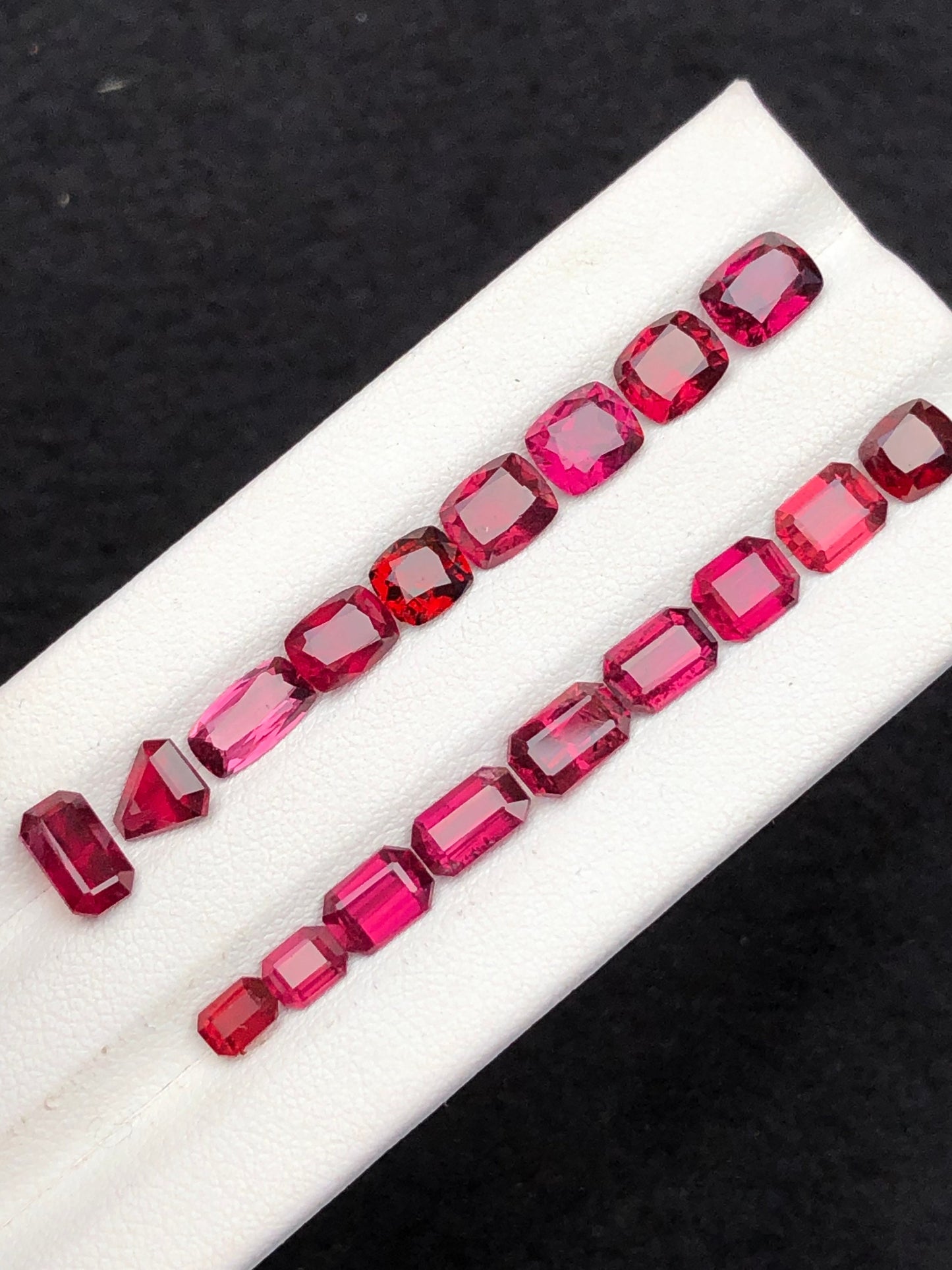 17 carats very beautiful natural faceted garnet  available for sale