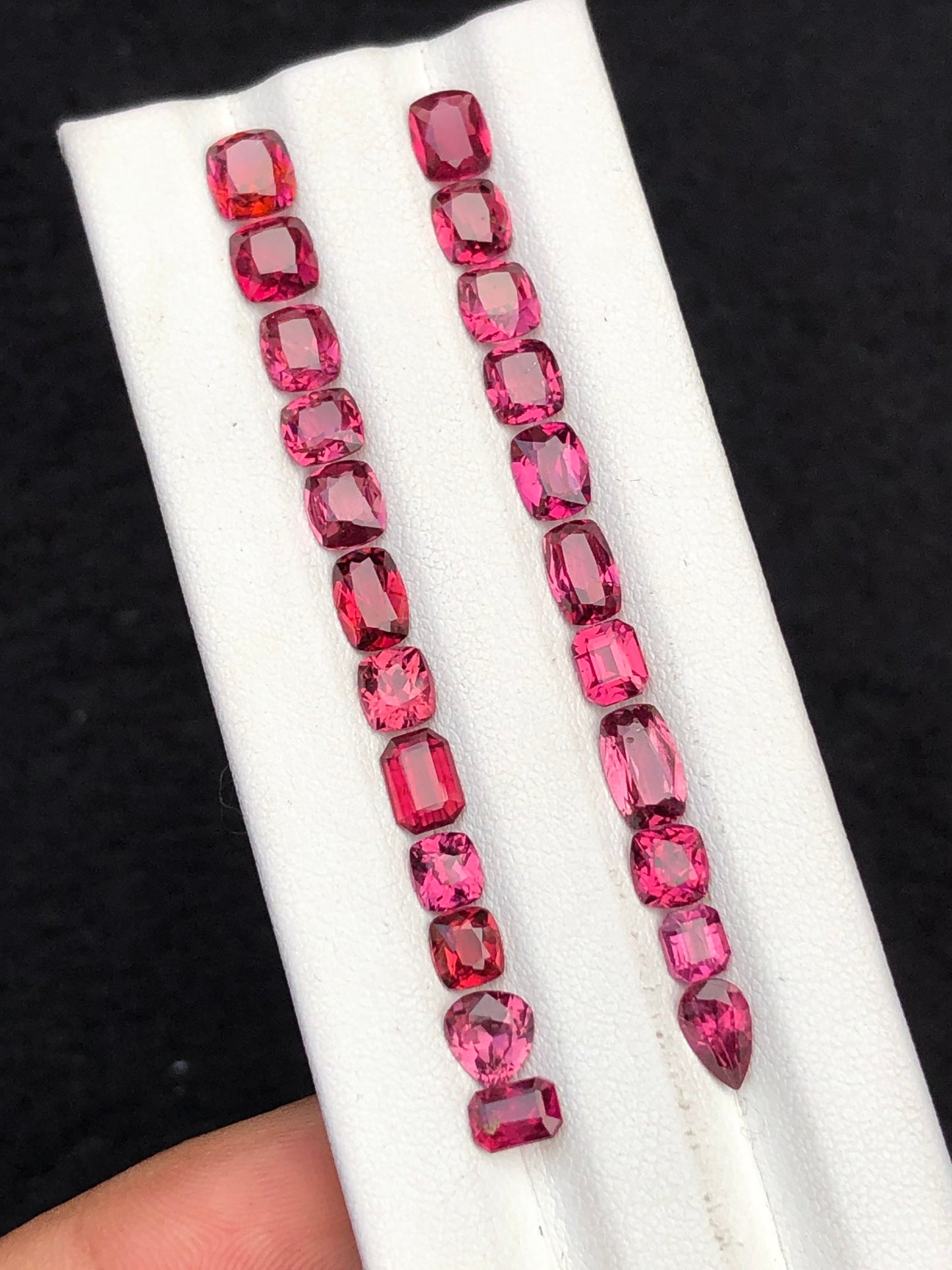 15.40 carats very beautiful natural faceted garnet available for sale