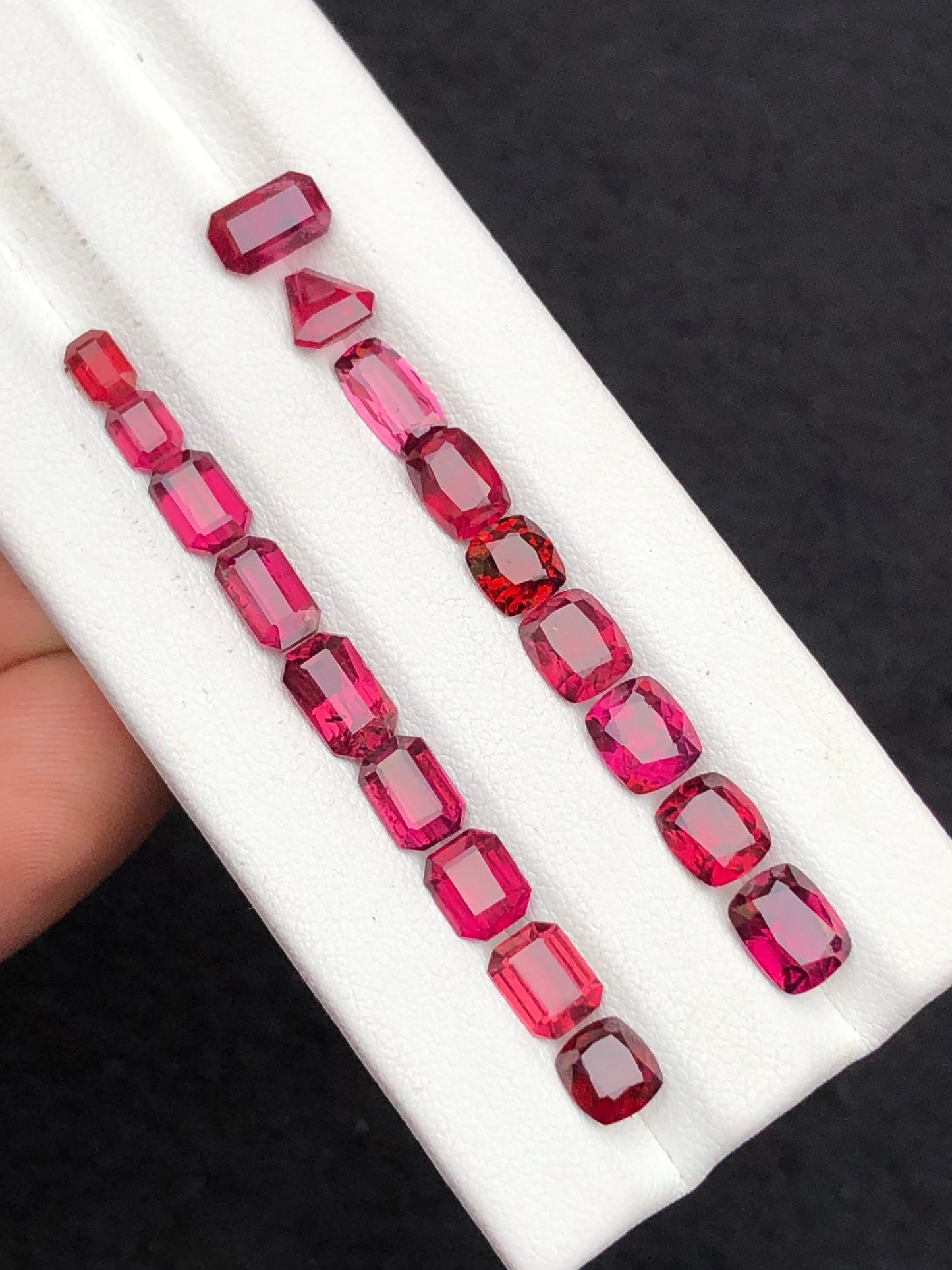 17 carats very beautiful natural faceted garnet  available for sale