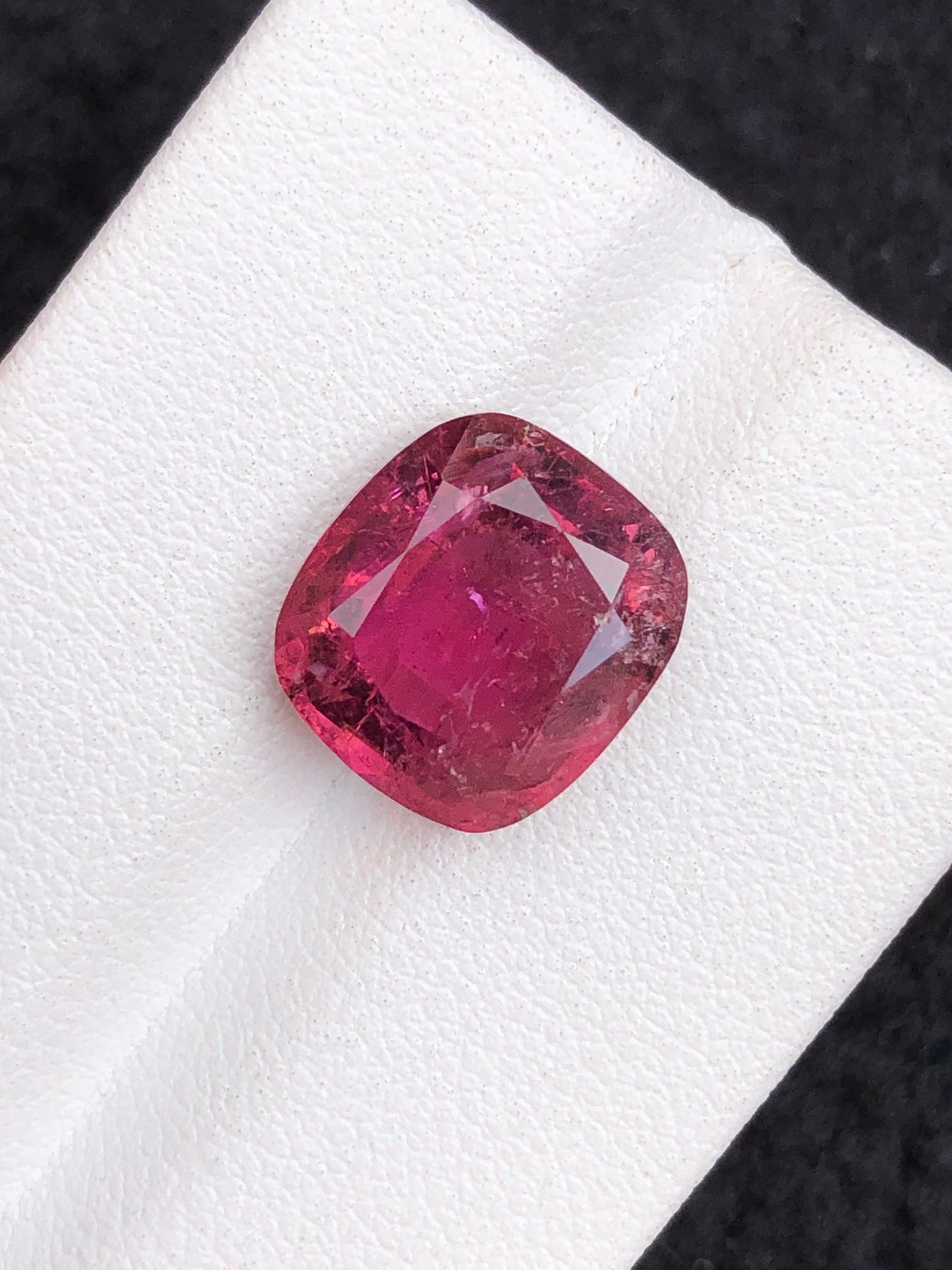 5.55 carat very beautiful natural top quality faceted tourmaline available for sale