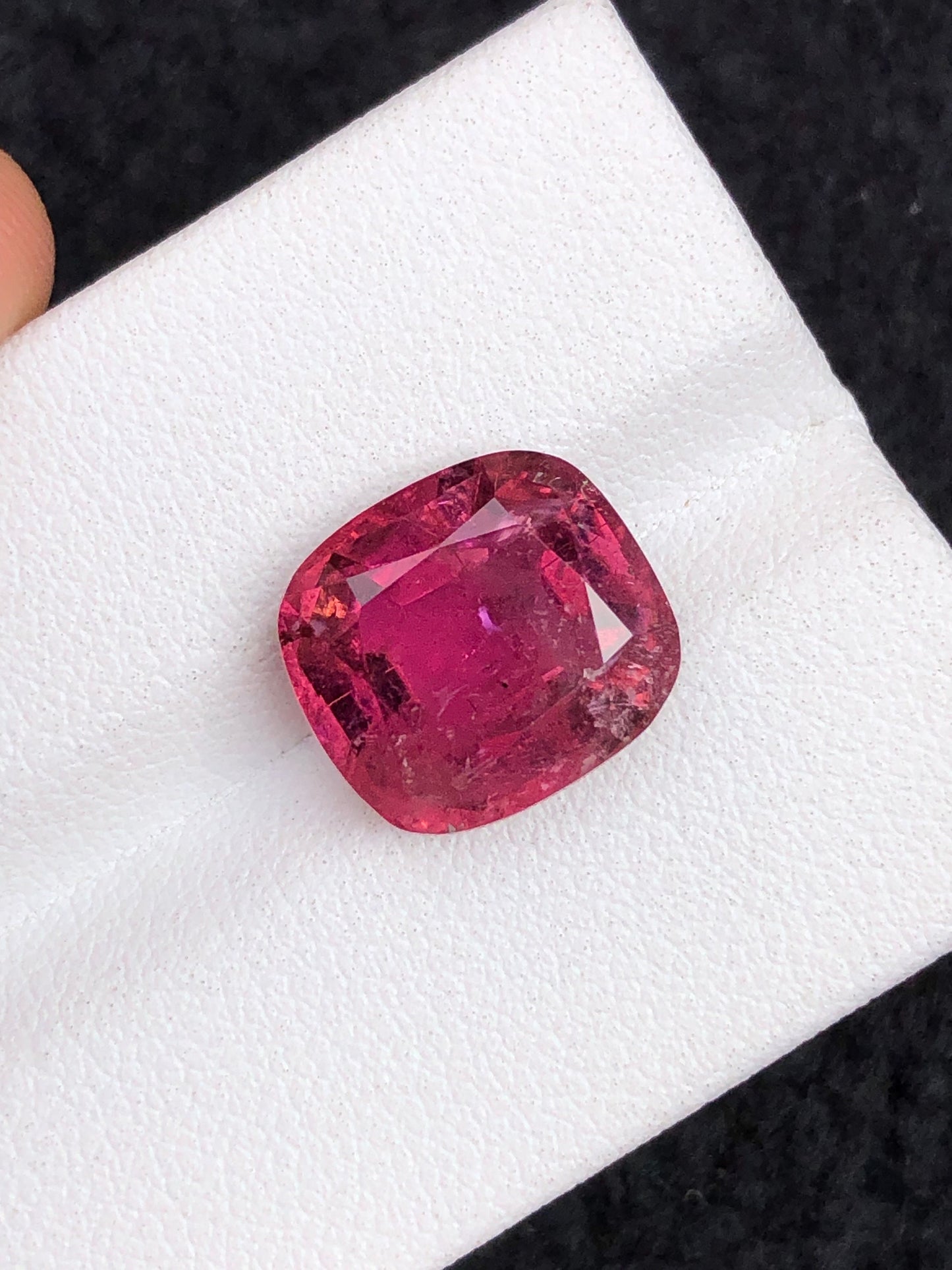 5.55 carat very beautiful natural top quality faceted tourmaline available for sale