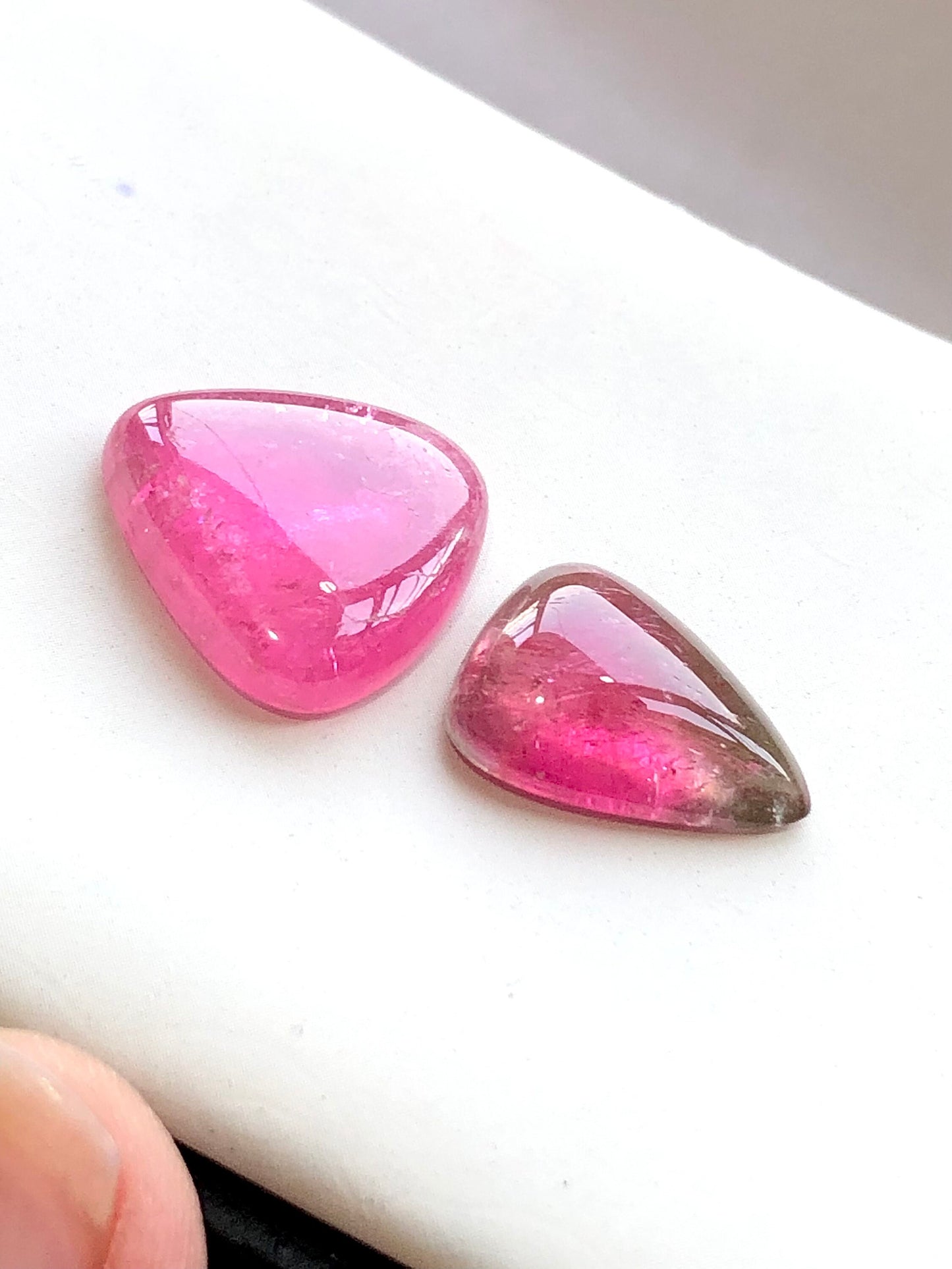 Pink tourmaline cabochon 22.50 carats flat back origin Afghanistan