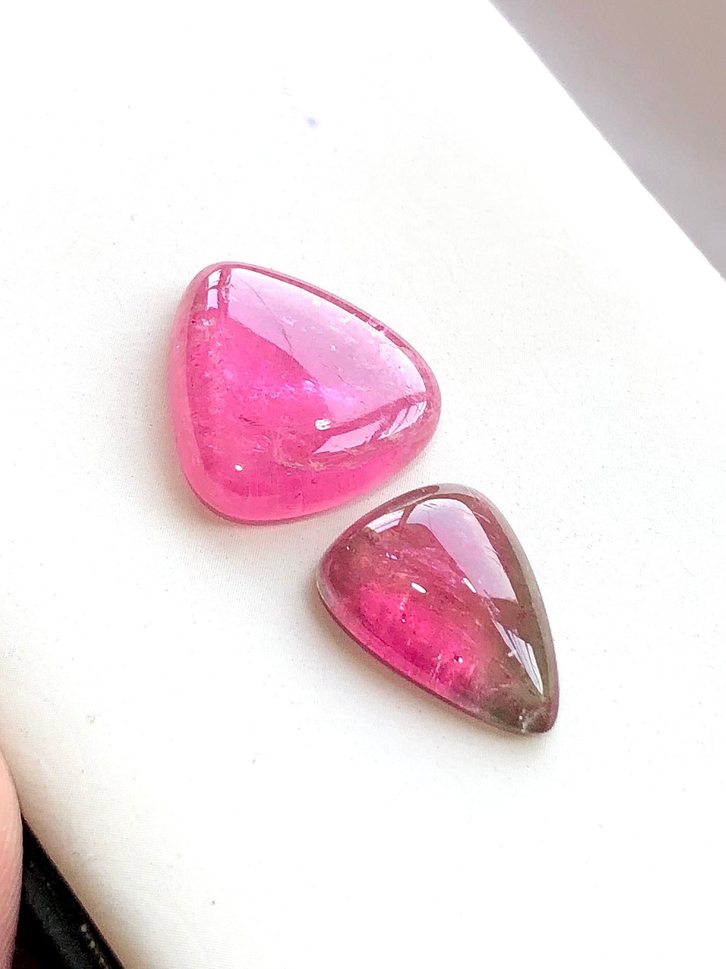 Pink tourmaline cabochon 22.50 carats flat back origin Afghanistan