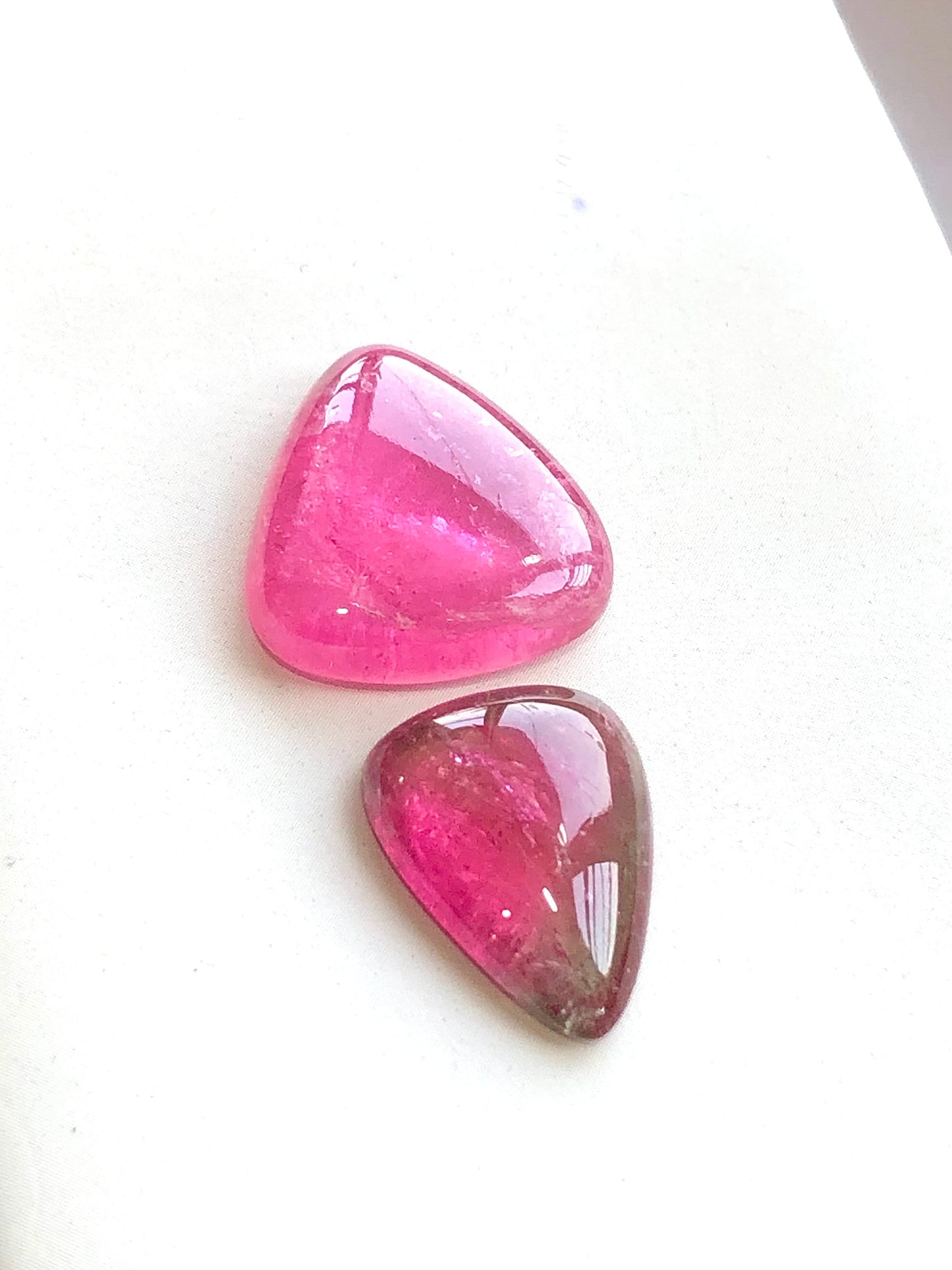 Pink tourmaline cabochon 22.50 carats flat back origin Afghanistan