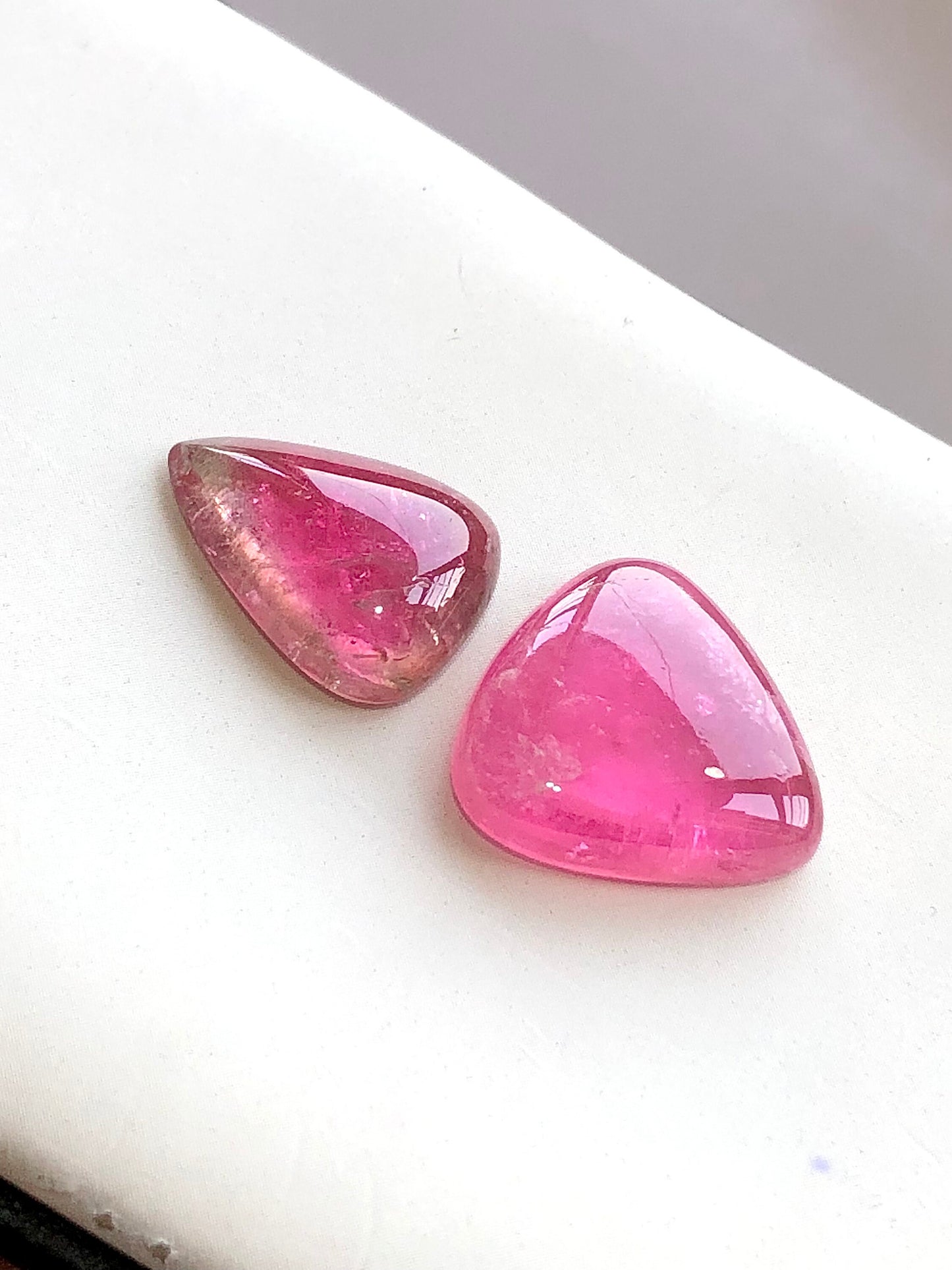 Pink tourmaline cabochon 22.50 carats flat back origin Afghanistan