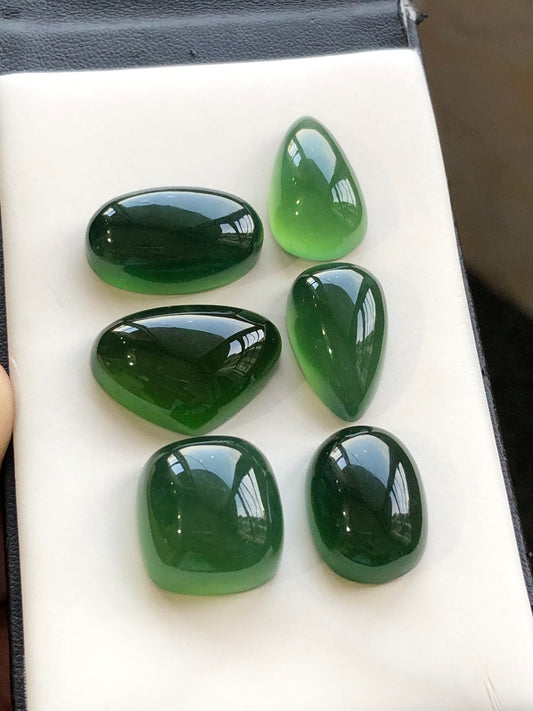 Serpentine cabochons flat back 135 carats